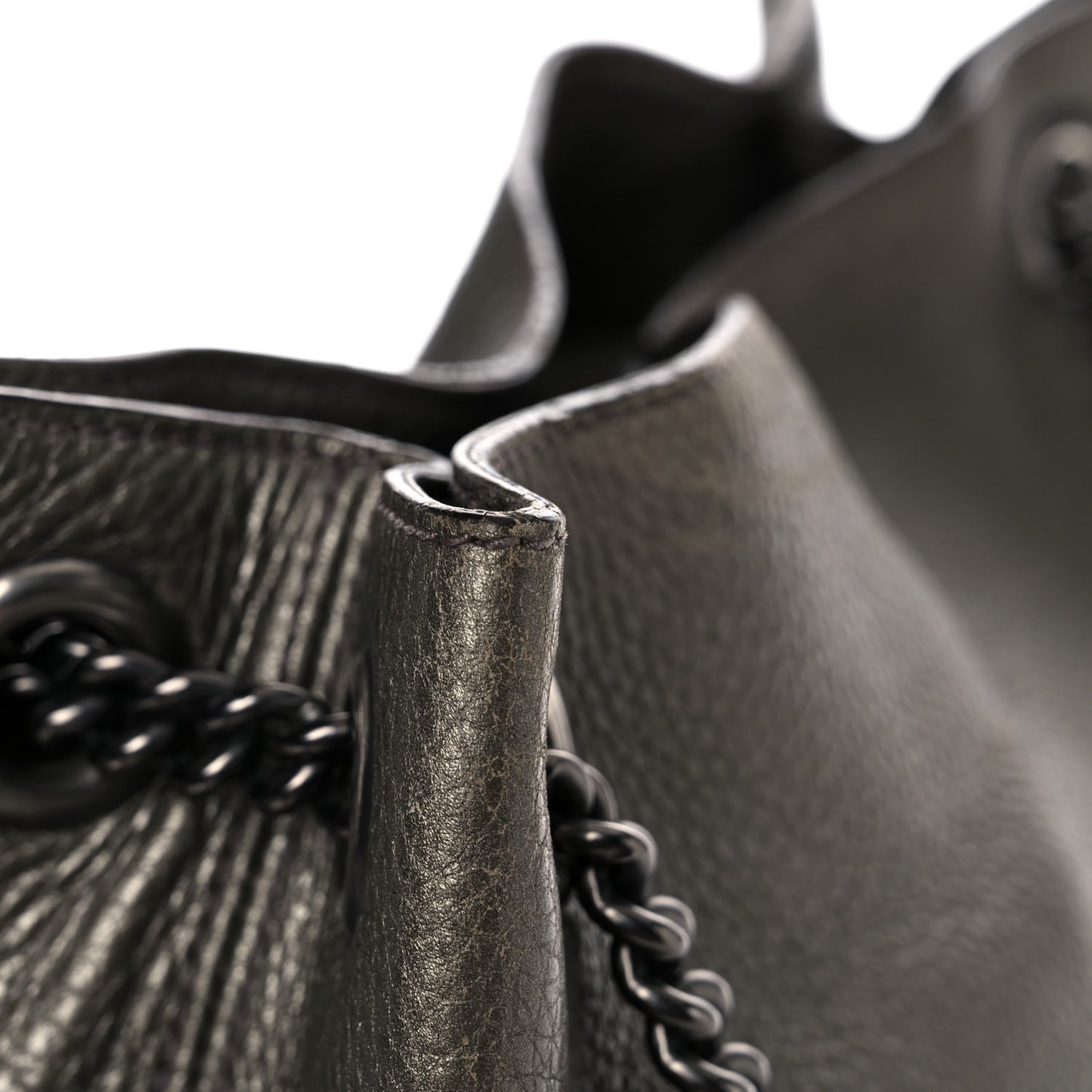 Metallic Pebbled Calfskin Medium Soho Chain Shoulder Bag Sasso