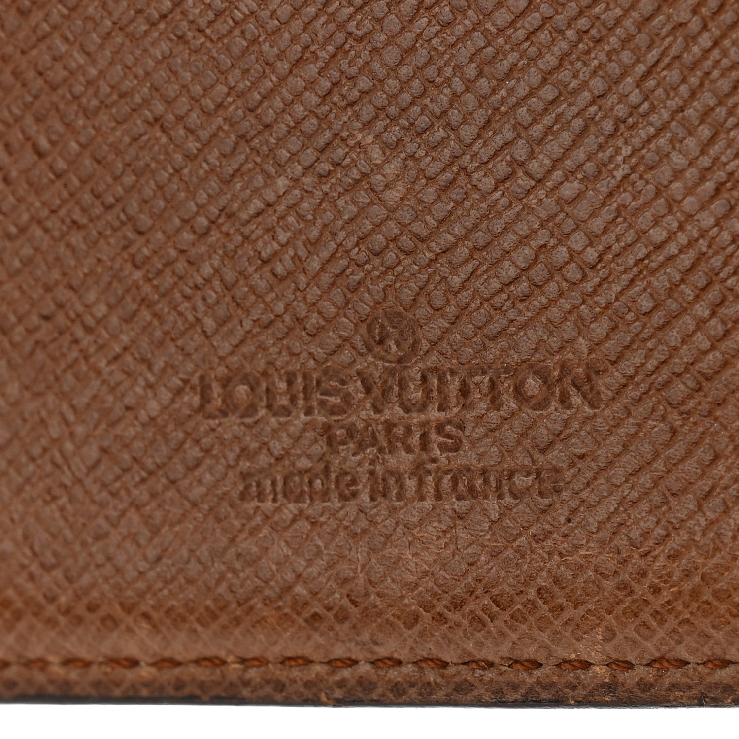 Louis Vuitton Monogram Passport Cover 6 of 7