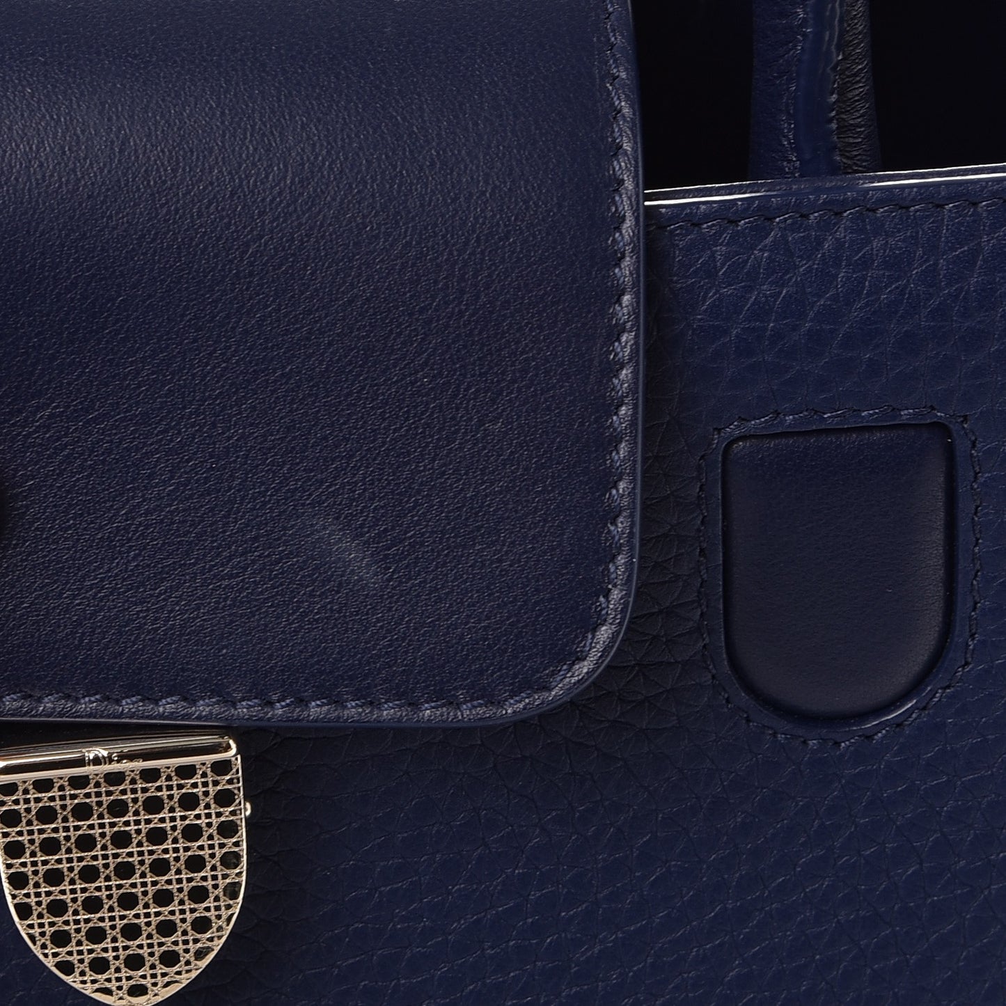 Bullcalf Medium Diorever Flap Navy