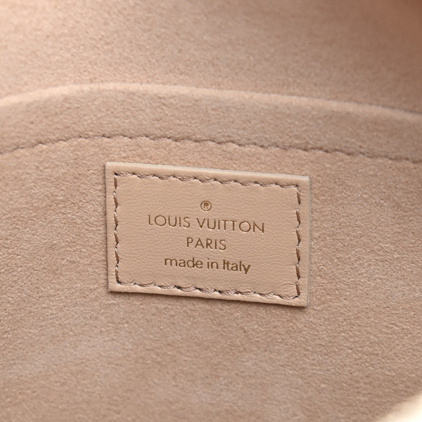 Lambskin Damier Quilt Troca MM Cashmere Beige