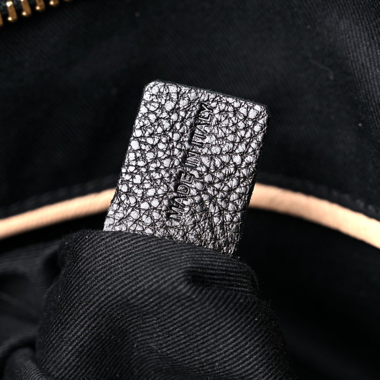 Calfskin Medium Paraty Black