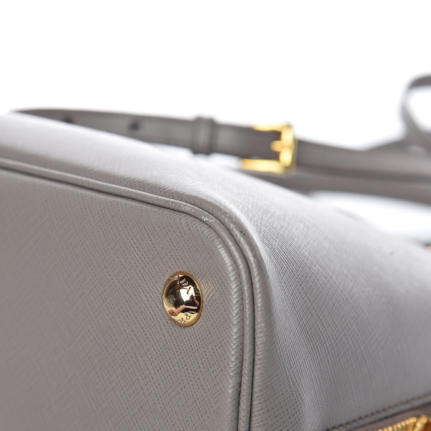 Saffiano Lux Medium Promenade Tote Argilla