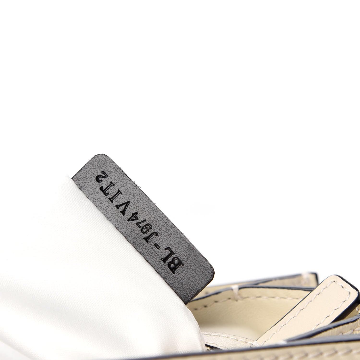Valentino Garavani Vitello B-Rockstud Flap Light Ivory 7 of 10