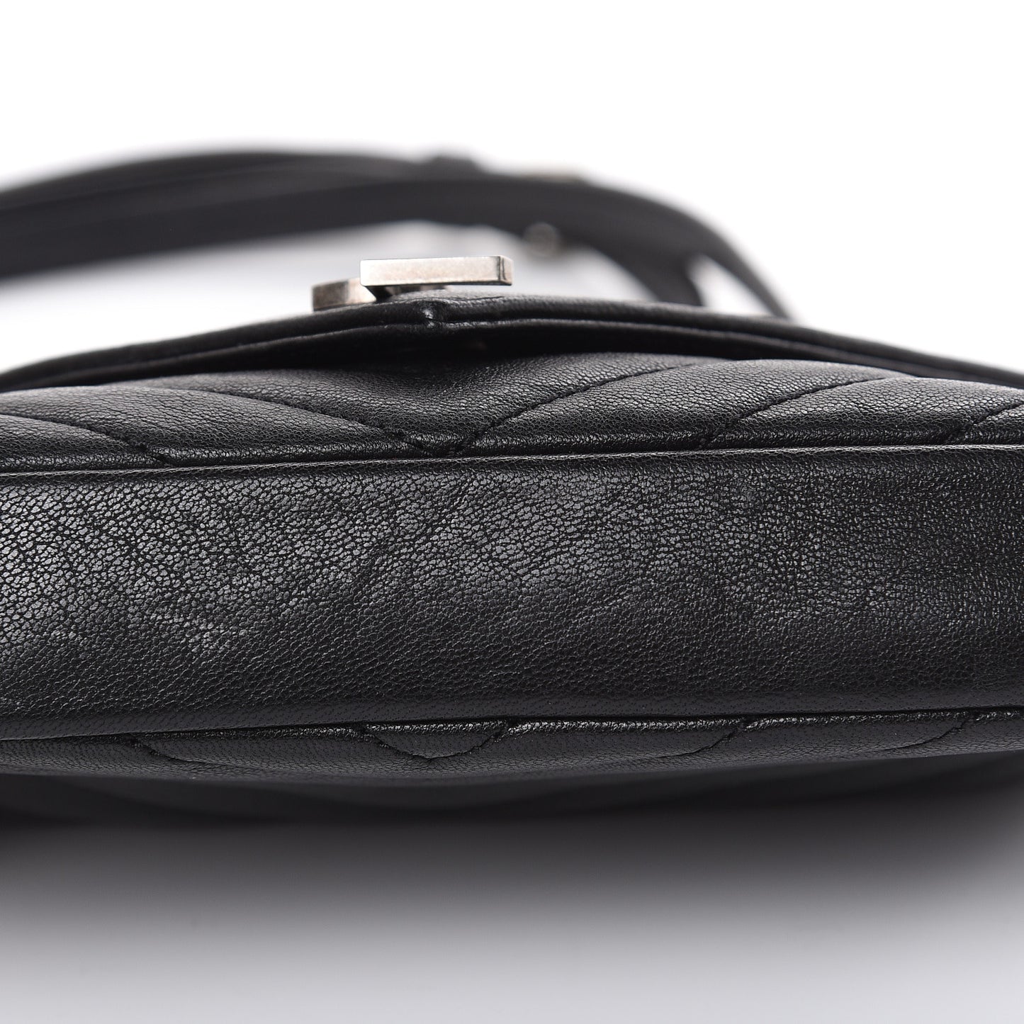 Sheepskin Matelasse Chevron Monogram College Chain Wallet Black