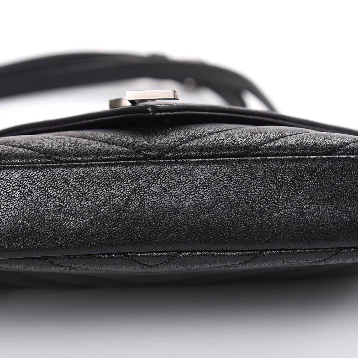 Saint Laurent Sheepskin Matelasse Chevron Monogram College Chain Wallet Black 9 of 10