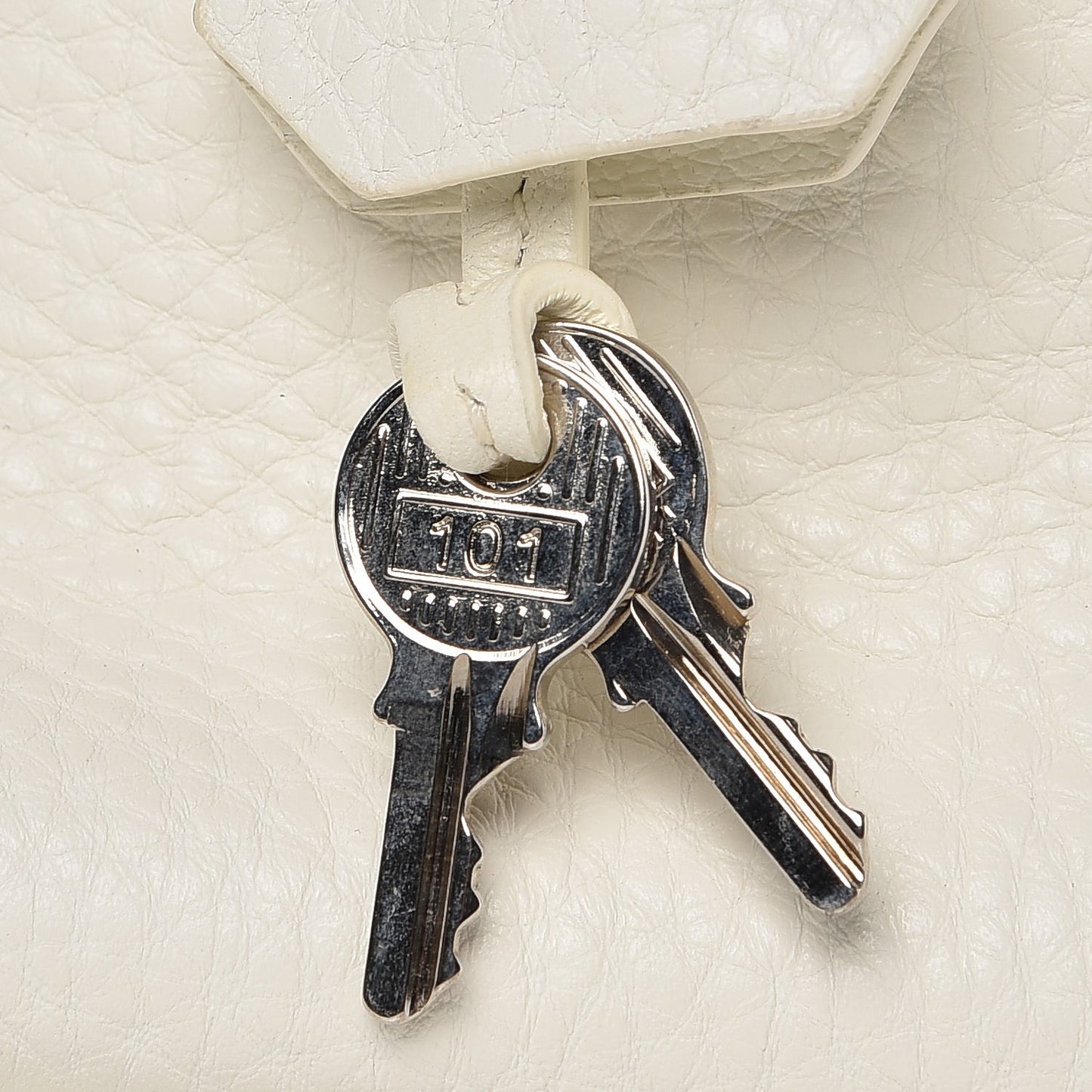 Togo Birkin 35 White