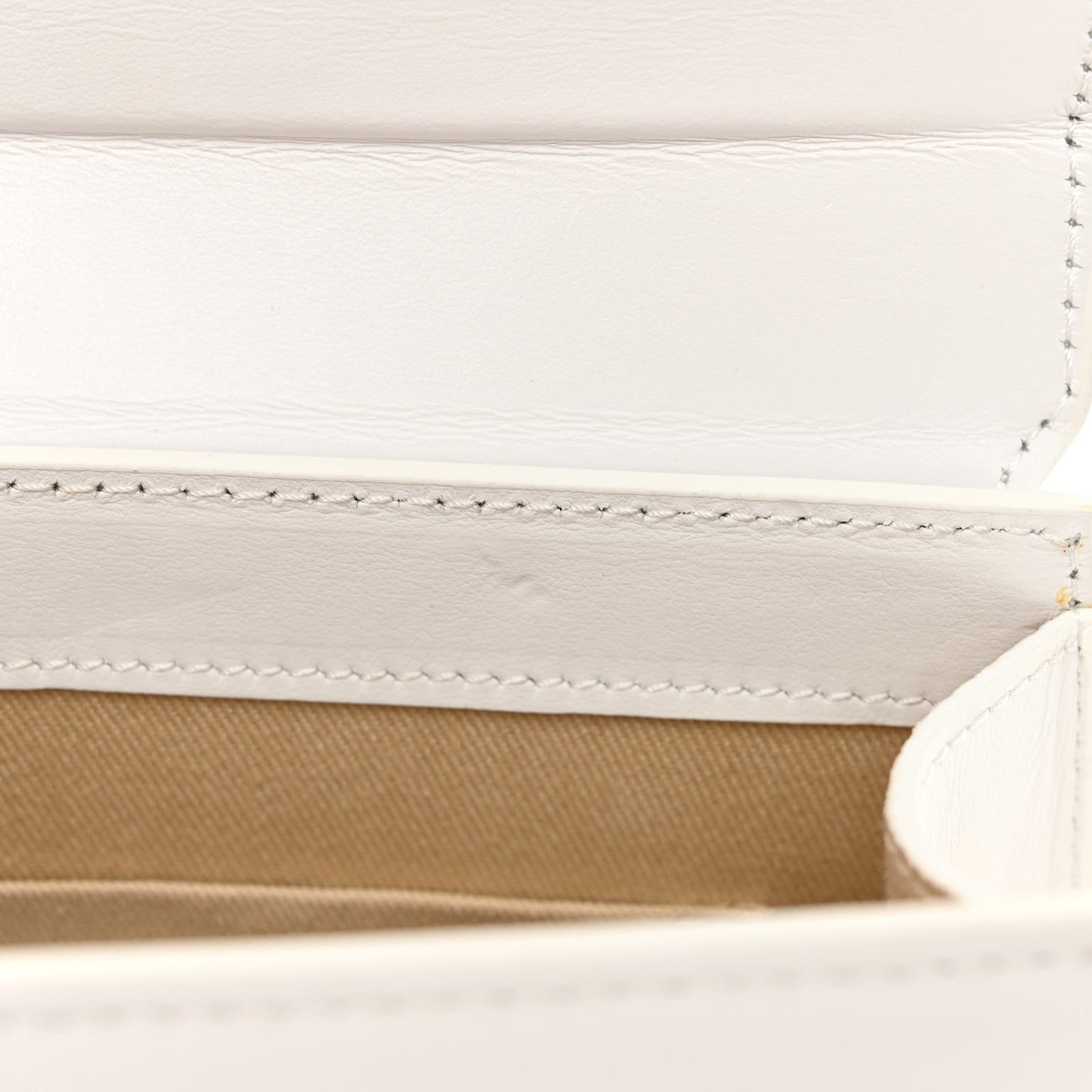 Smooth Calfskin Le Chiquito Moyen White