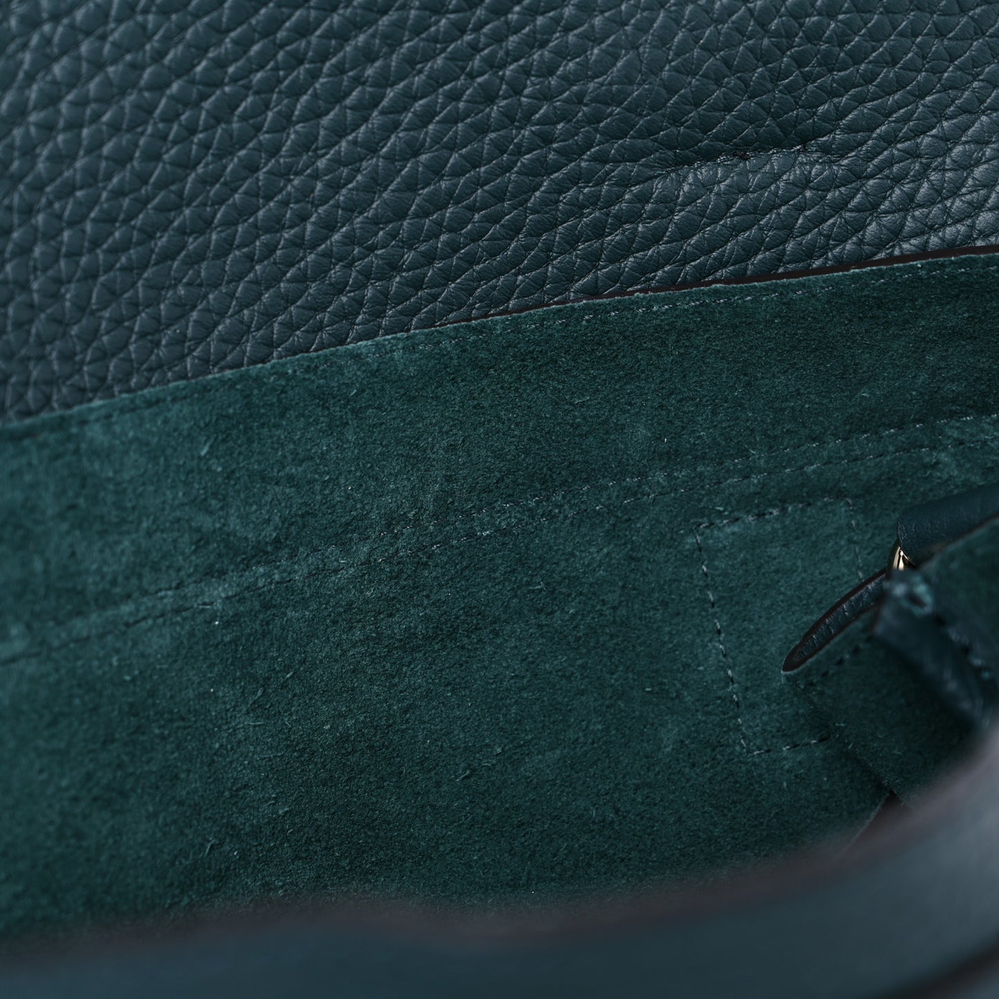 Heavy Grain Medium Alexa Mulberry Green