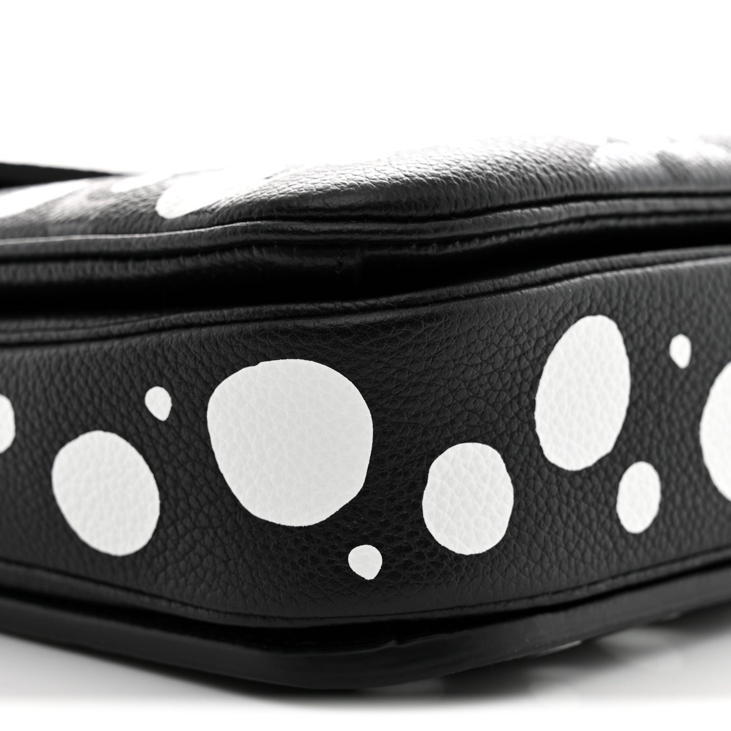 LV X YK Empreinte Monogram Giant Pochette Metis Black