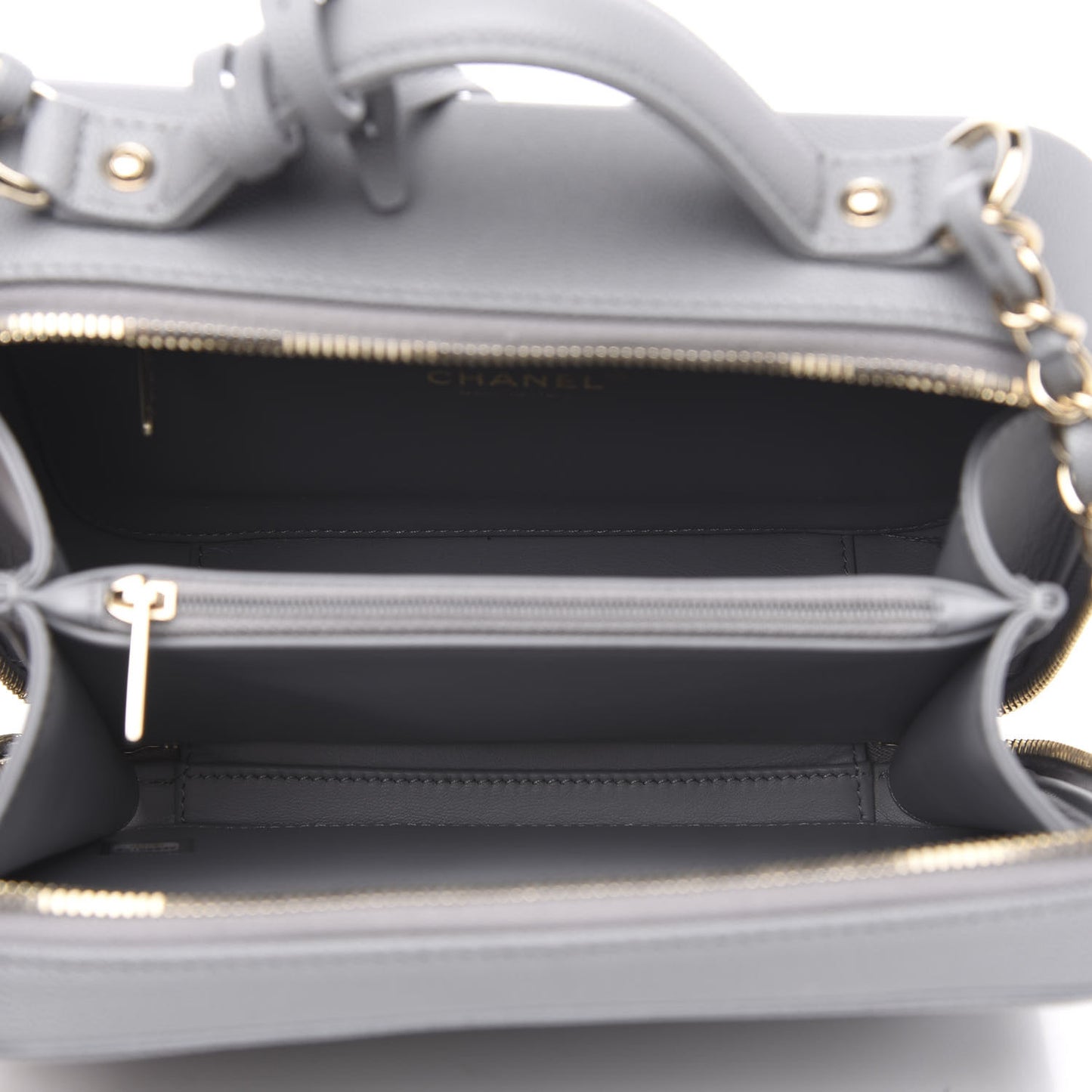 Caviar Quilted Medium CC Filigree Vanity Case Grey