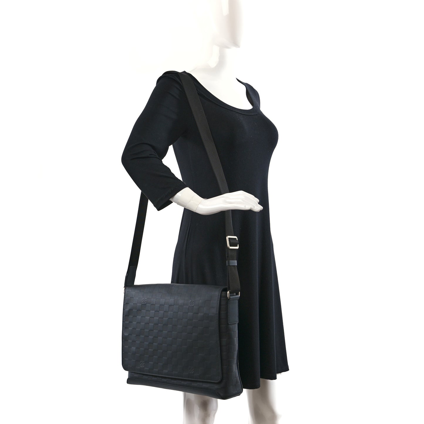 Damier Infini District MM Onyx
