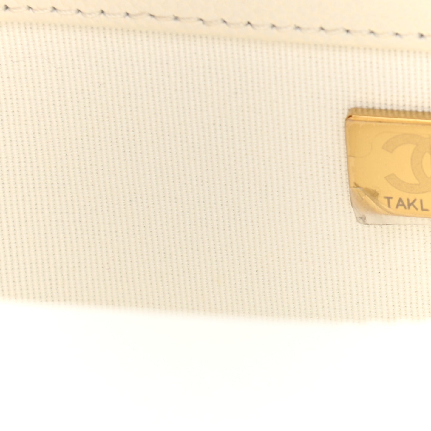 Caviar Quilted Medium Boy Flap White