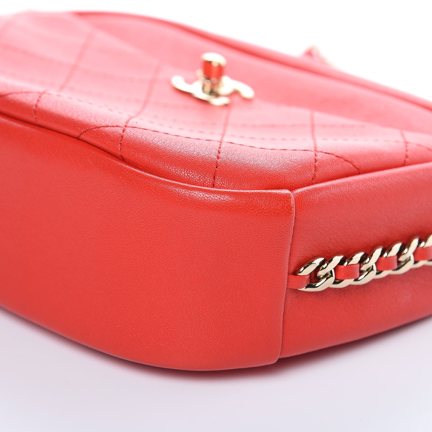 Chanel Goatskin Quilted Large Casual Trip Camera Case Bag Red 9 of 13
