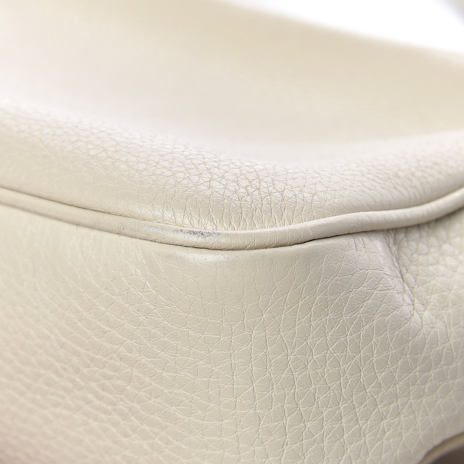 Gucci Pebbled Calfskin Small Soho Disco Bag Off White 14 of 19