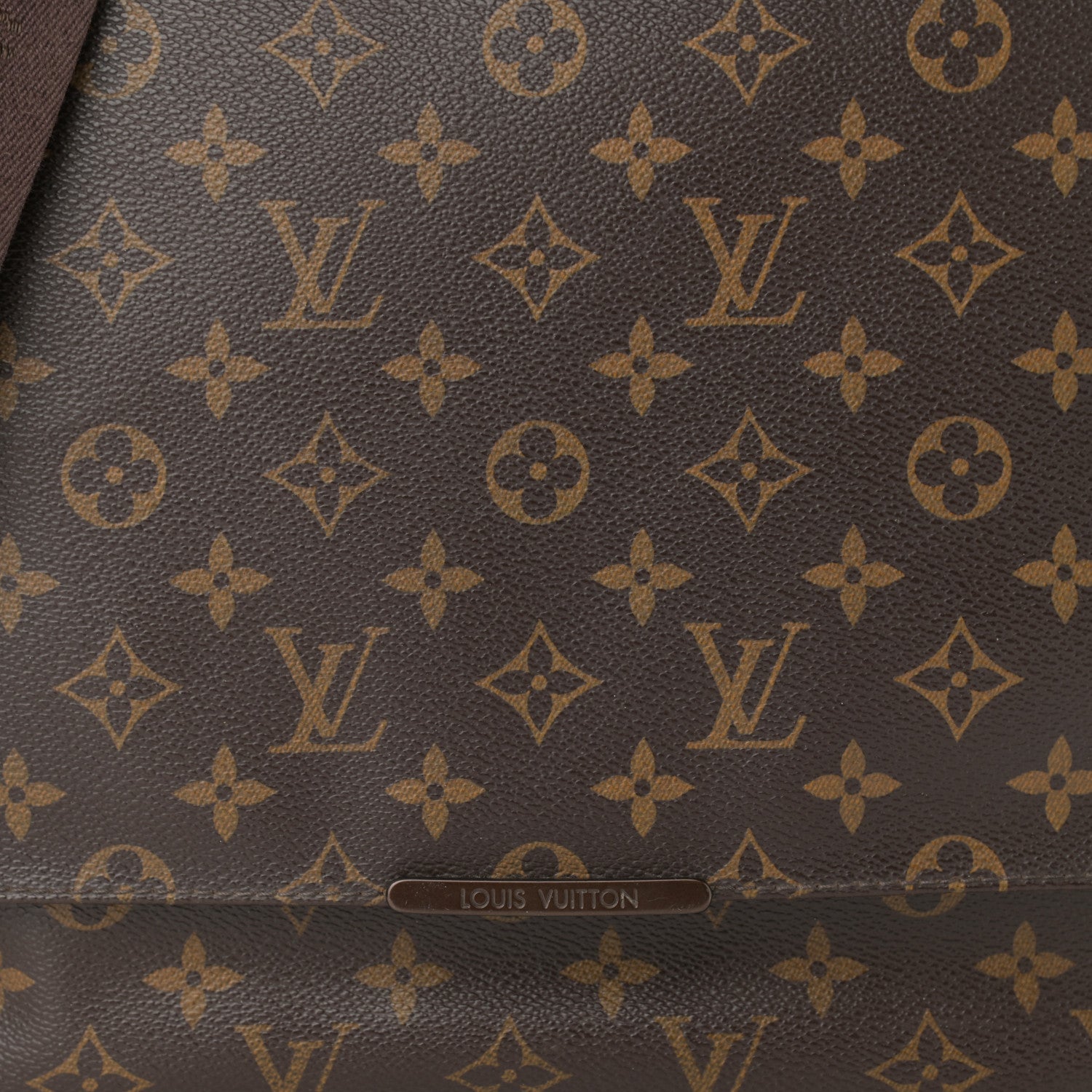 Louis Vuitton Monogram Beaubourg MM Messenger Bag 8 of 11
