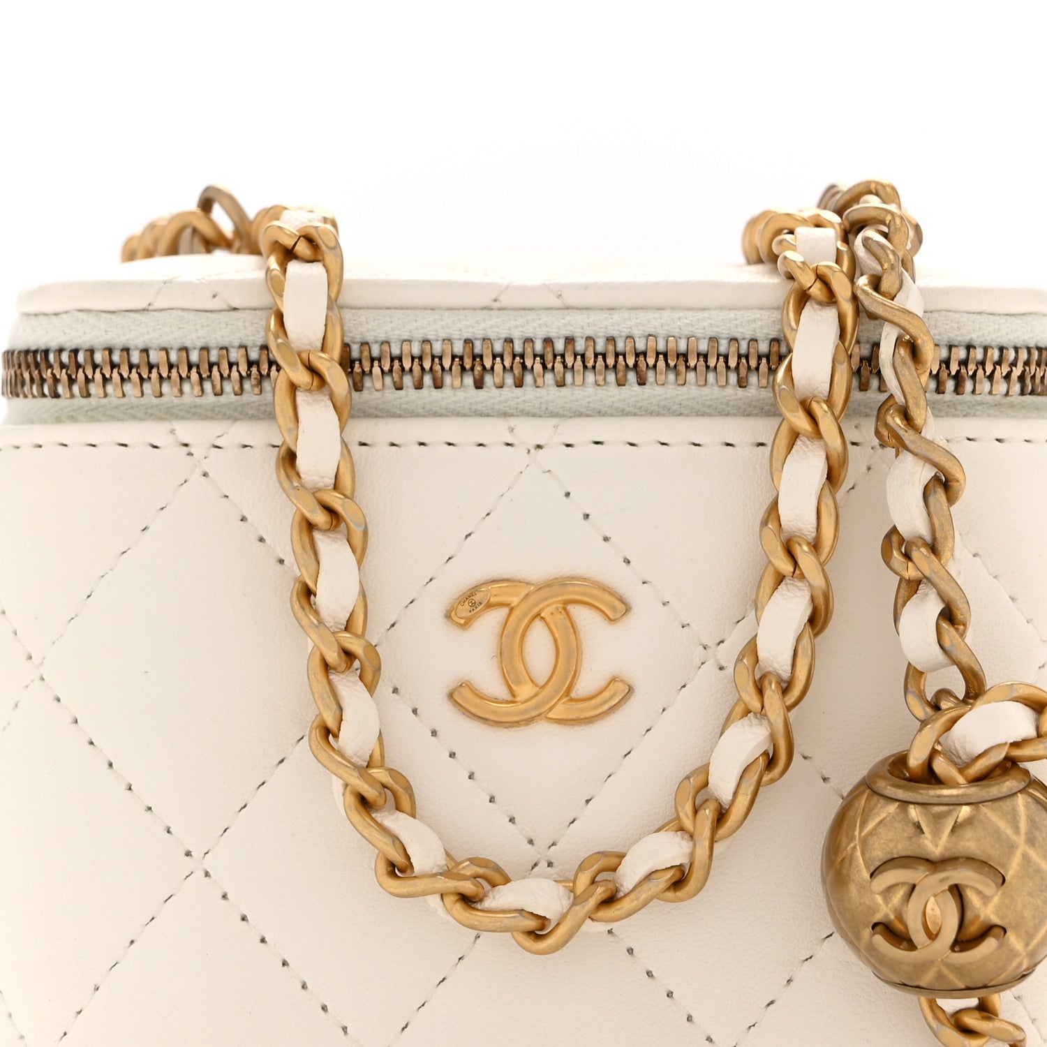 Chanel Lambskin Quilted Pearl Crush Mini Vanity Case With Chain Chanel Lambskin Quilted Pearl Crush Mini Vanity Case With Chain