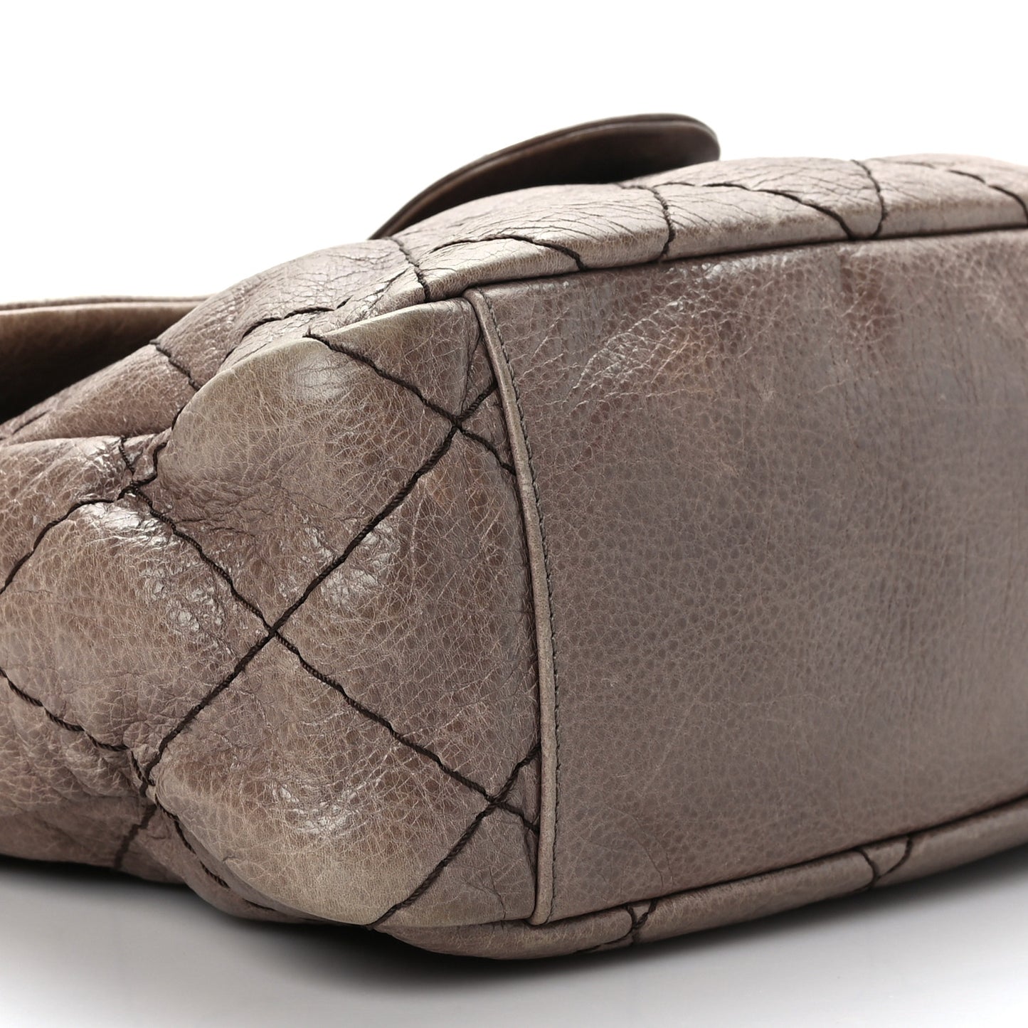 Glazed Calfskin Stitched On The Road Flap Beige