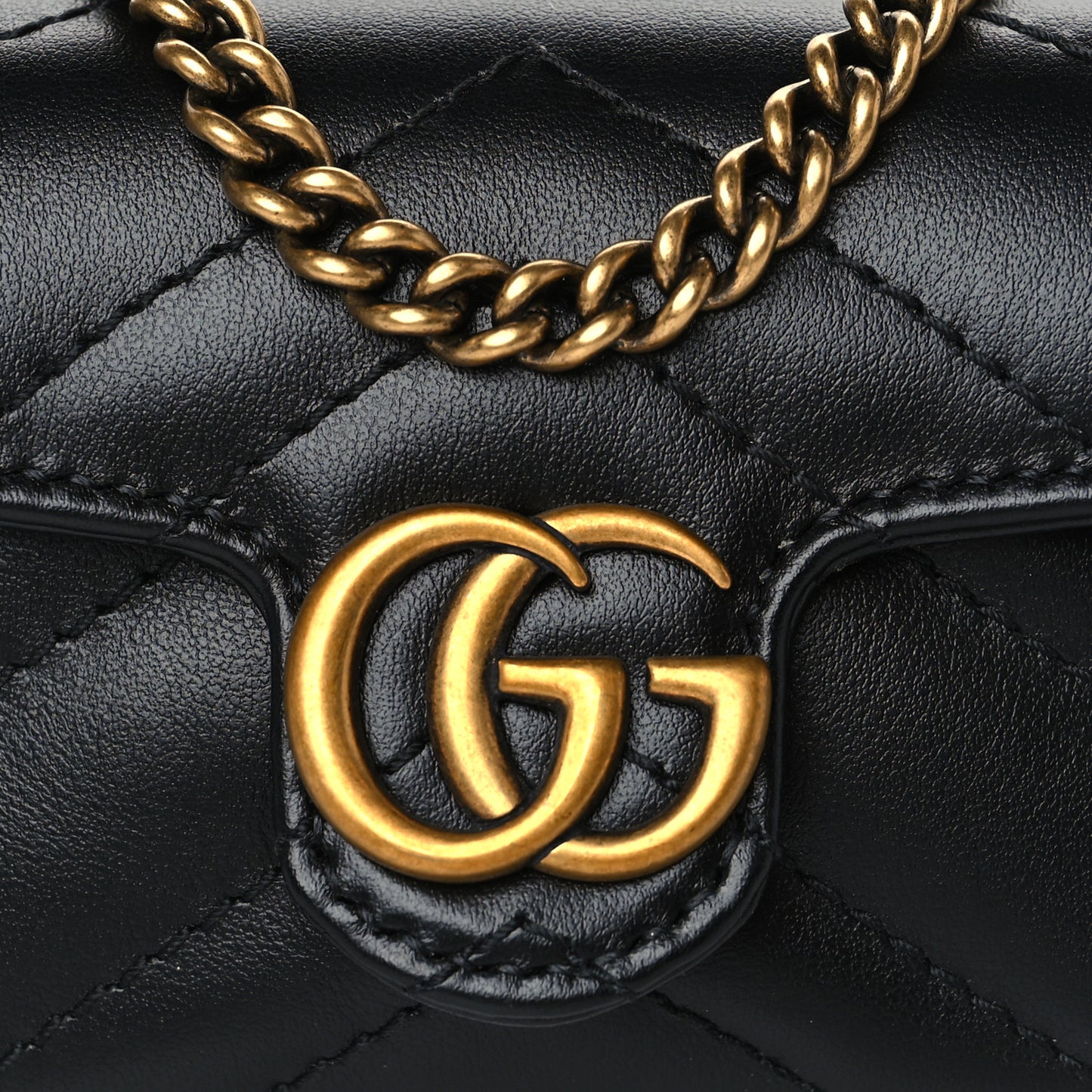 Calfskin Matelasse GG Marmont 2.0 Coin Purse On A Chain Black