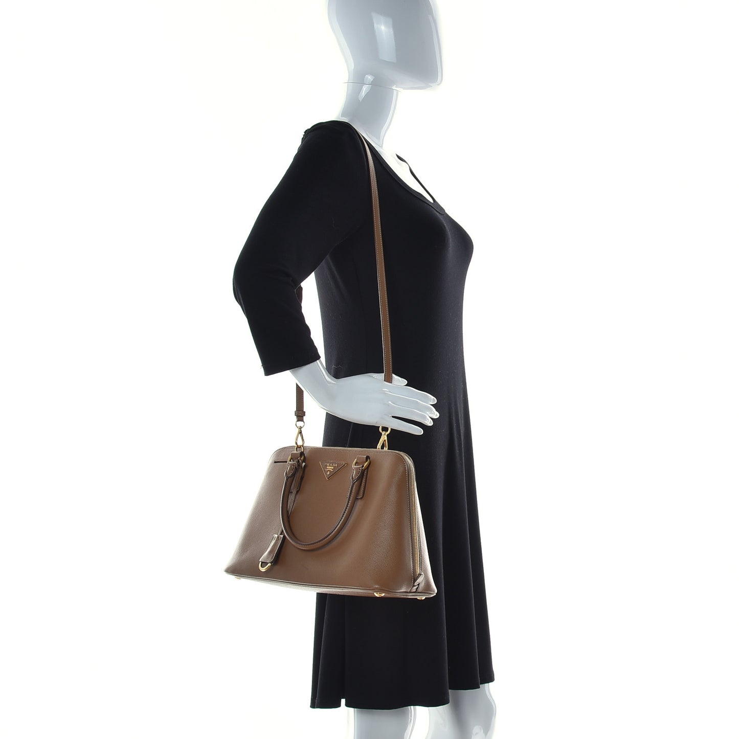 Saffiano Lux Medium Promenade Tote Caramel