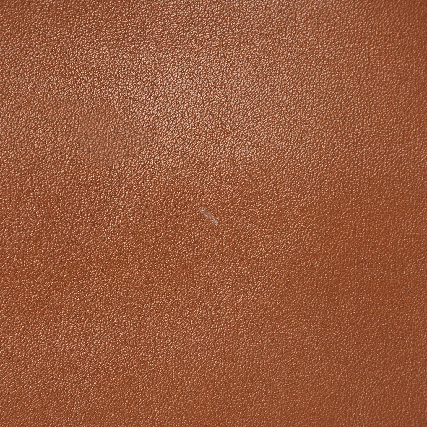 Vitello Large Rockstud Crossbody Tote Light Cuir