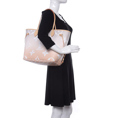 Louis Vuitton Monogram Giant By The Pool Neverfull MM Brume 2 of 10