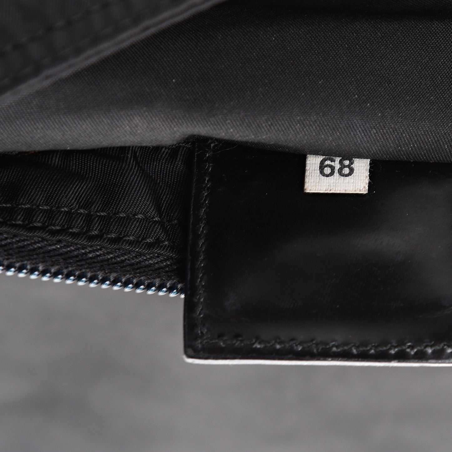Nylon Flat Messenger Bag Black