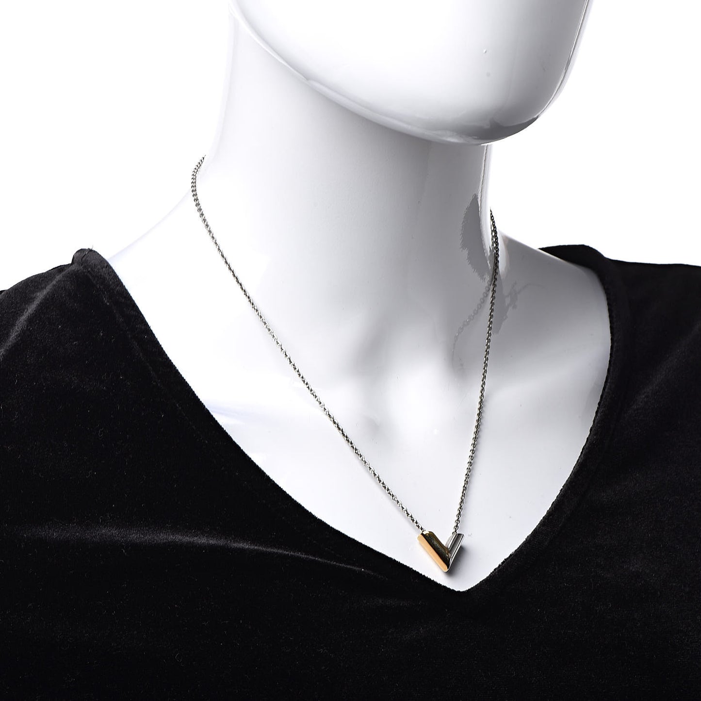 Essential V Necklace Silver