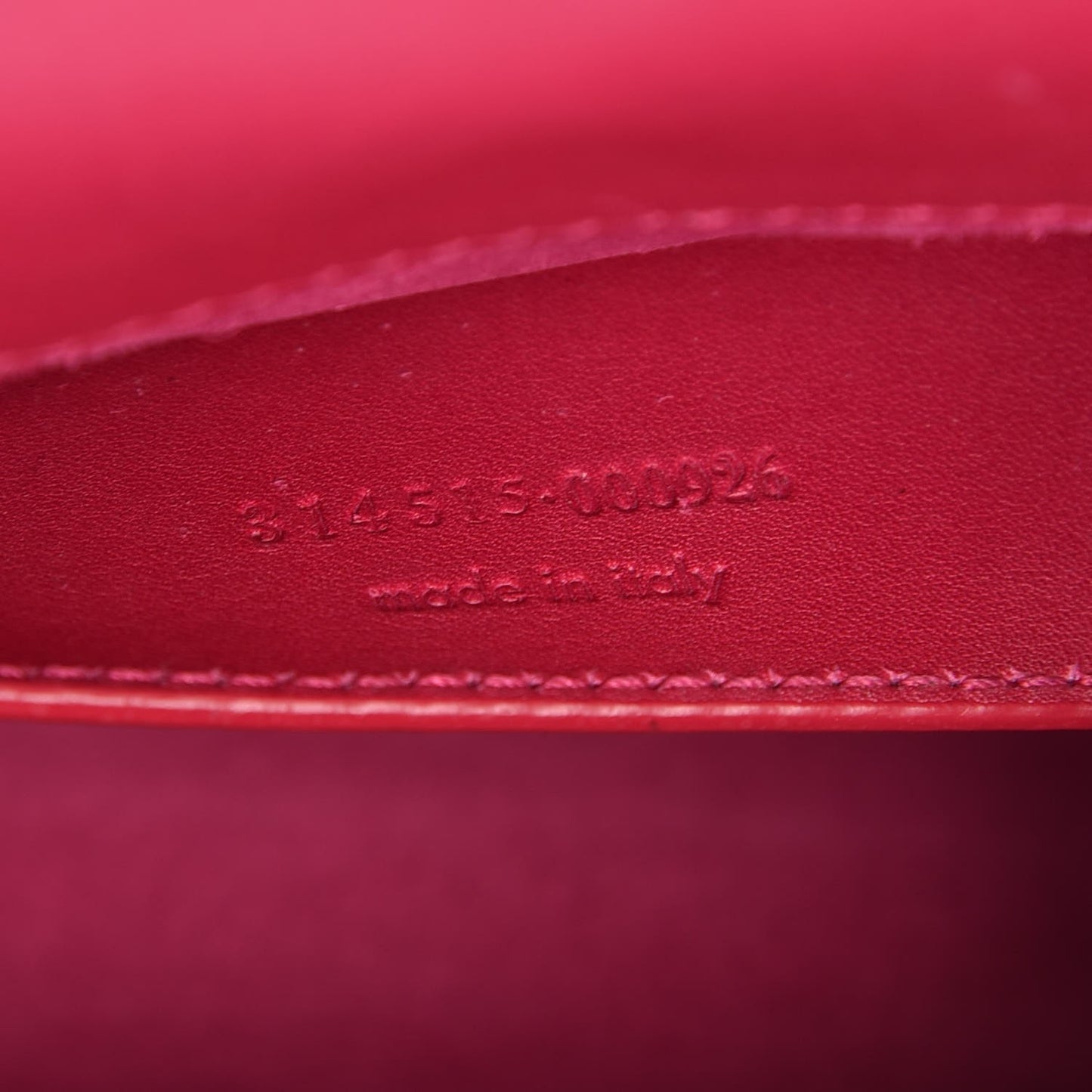 Calfskin Medium Classic Betty Fuchsia