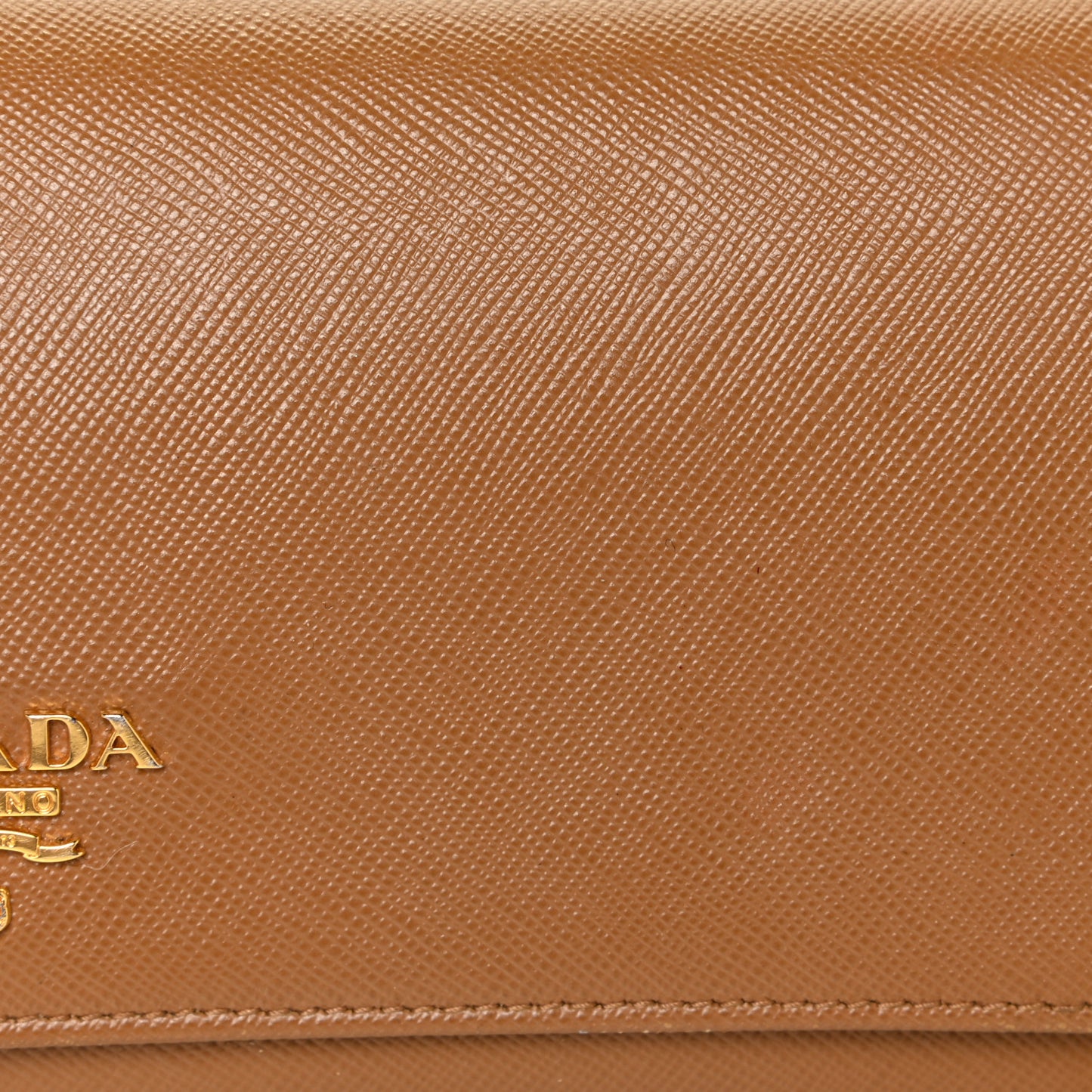 Saffiano Metal Oro Chain Wallet Caramel