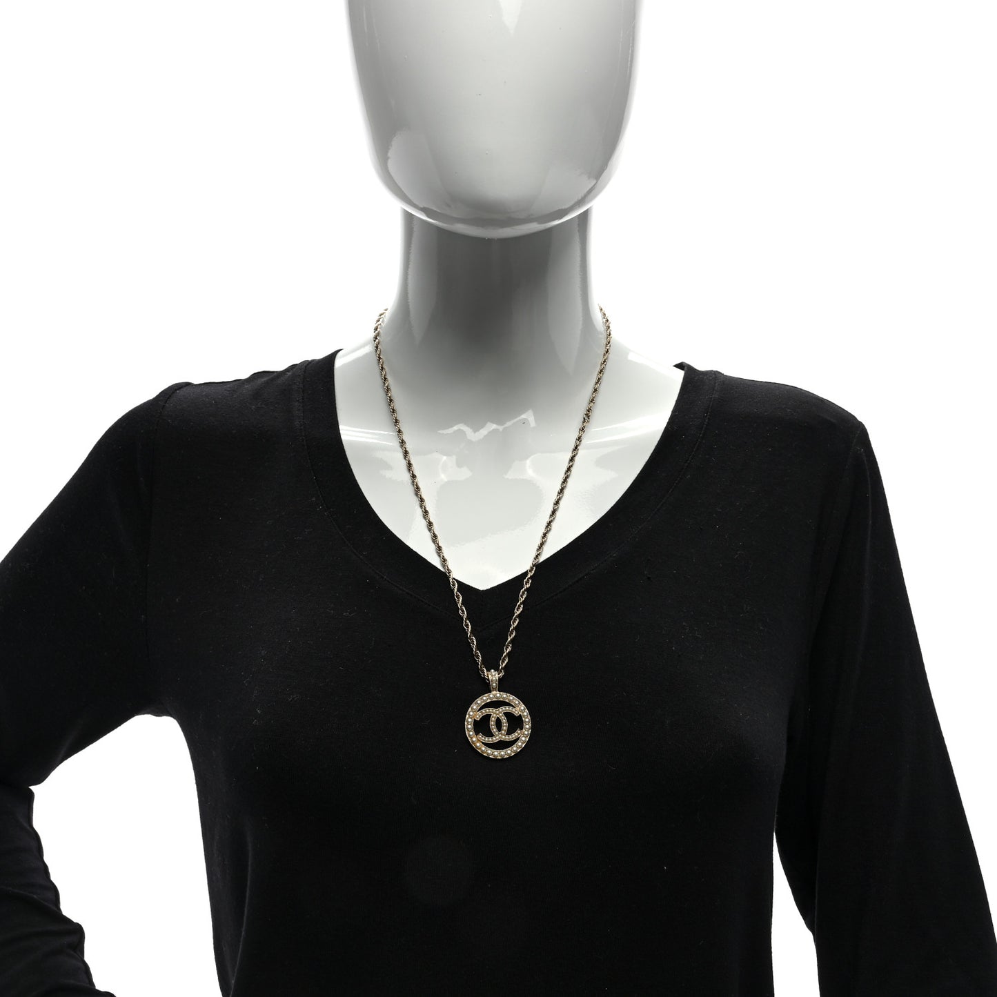 Pearl CC Round Pendant Necklace Gold