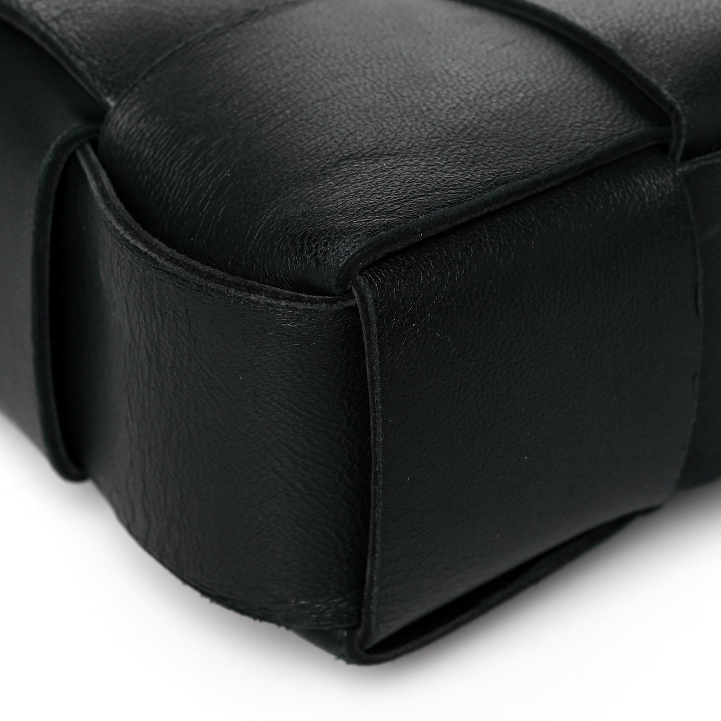 Lambskin Maxi Intrecciato Cassette Messenger Black