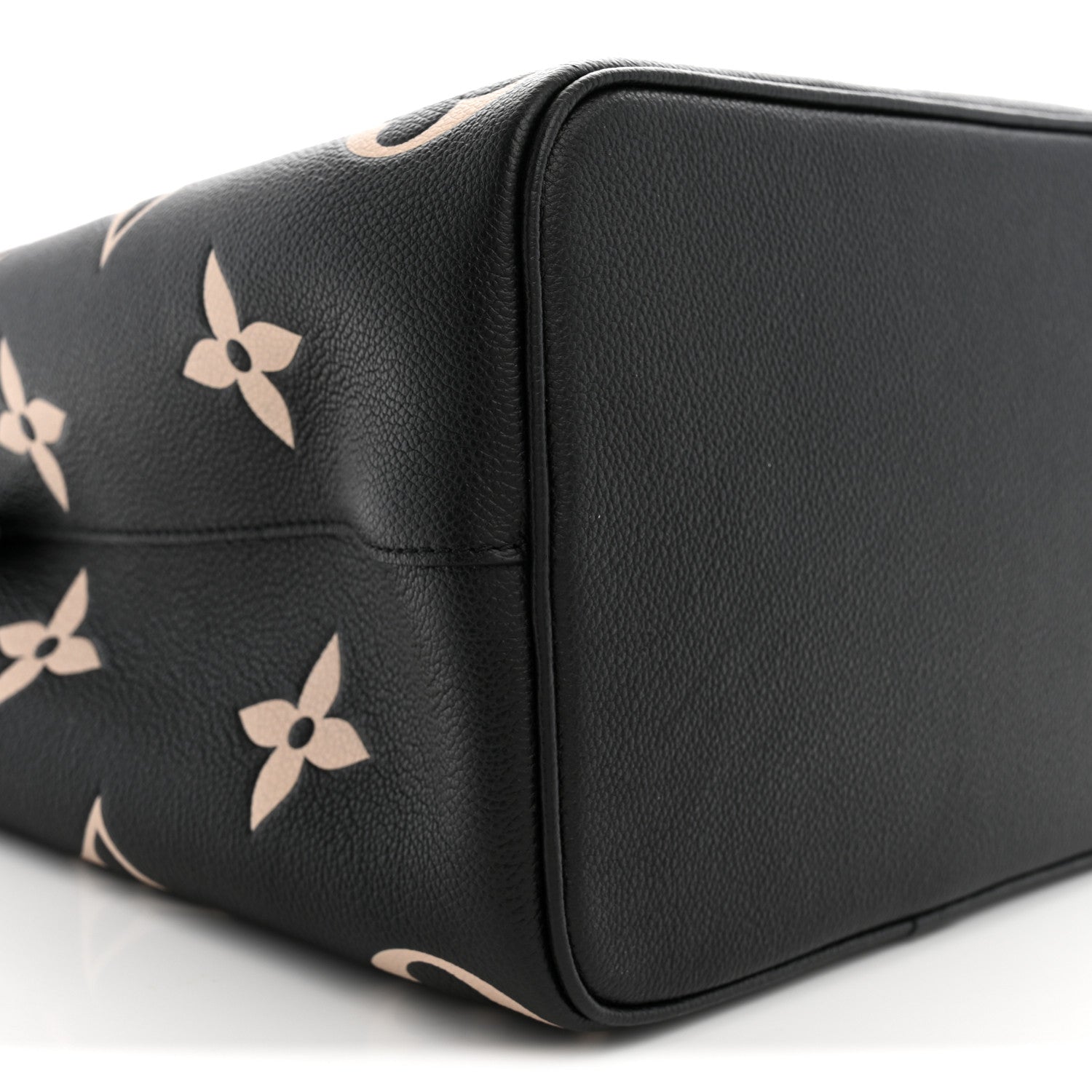 Louis Vuitton Empreinte Monogram Giant Neonoe MM Black Beige 9 of 10
