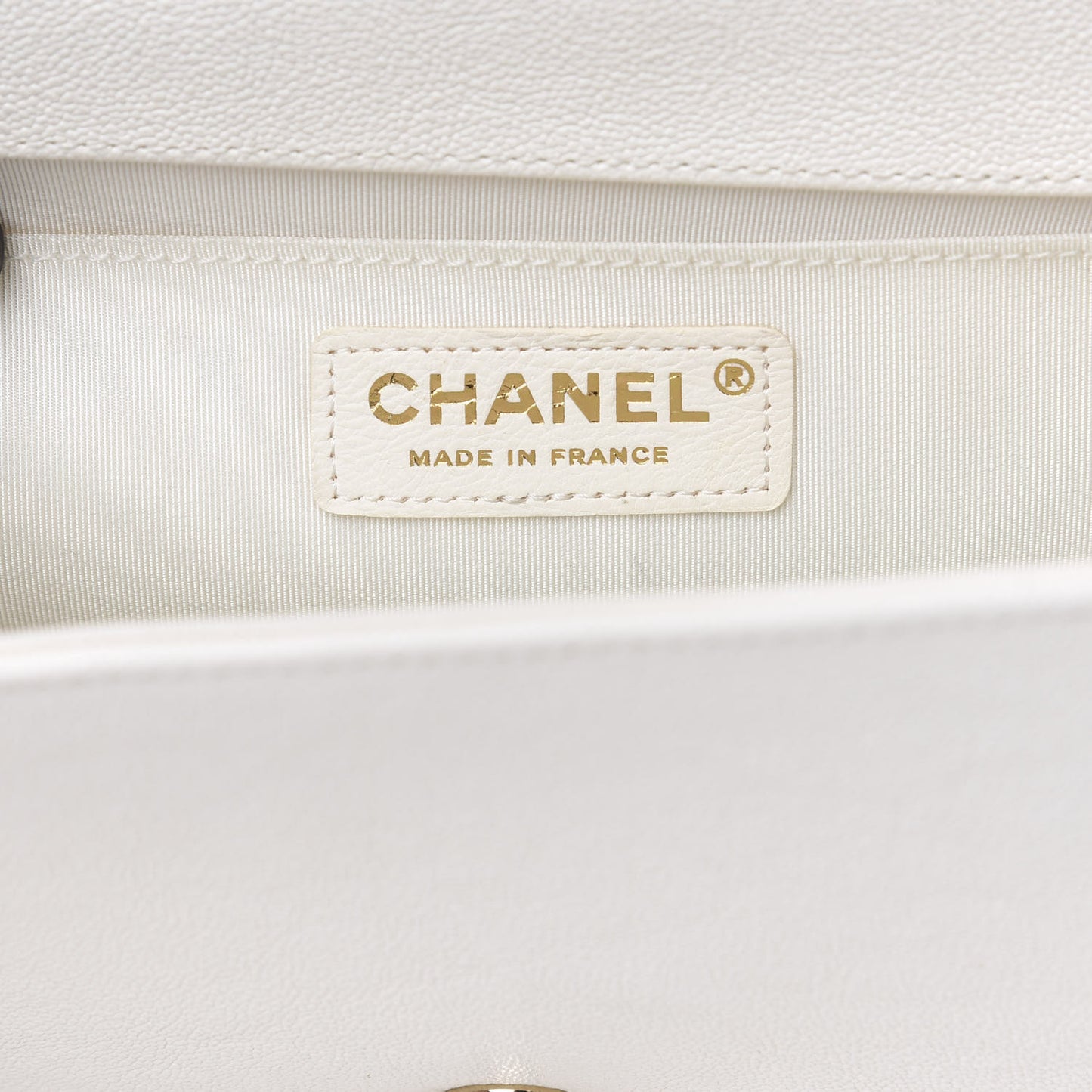 Caviar Quilted Medium Boy Flap Ivory