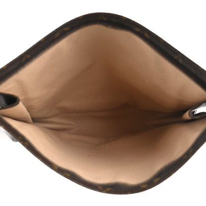 Louis Vuitton Monogram Toiletry Pouch 26 5 of 7