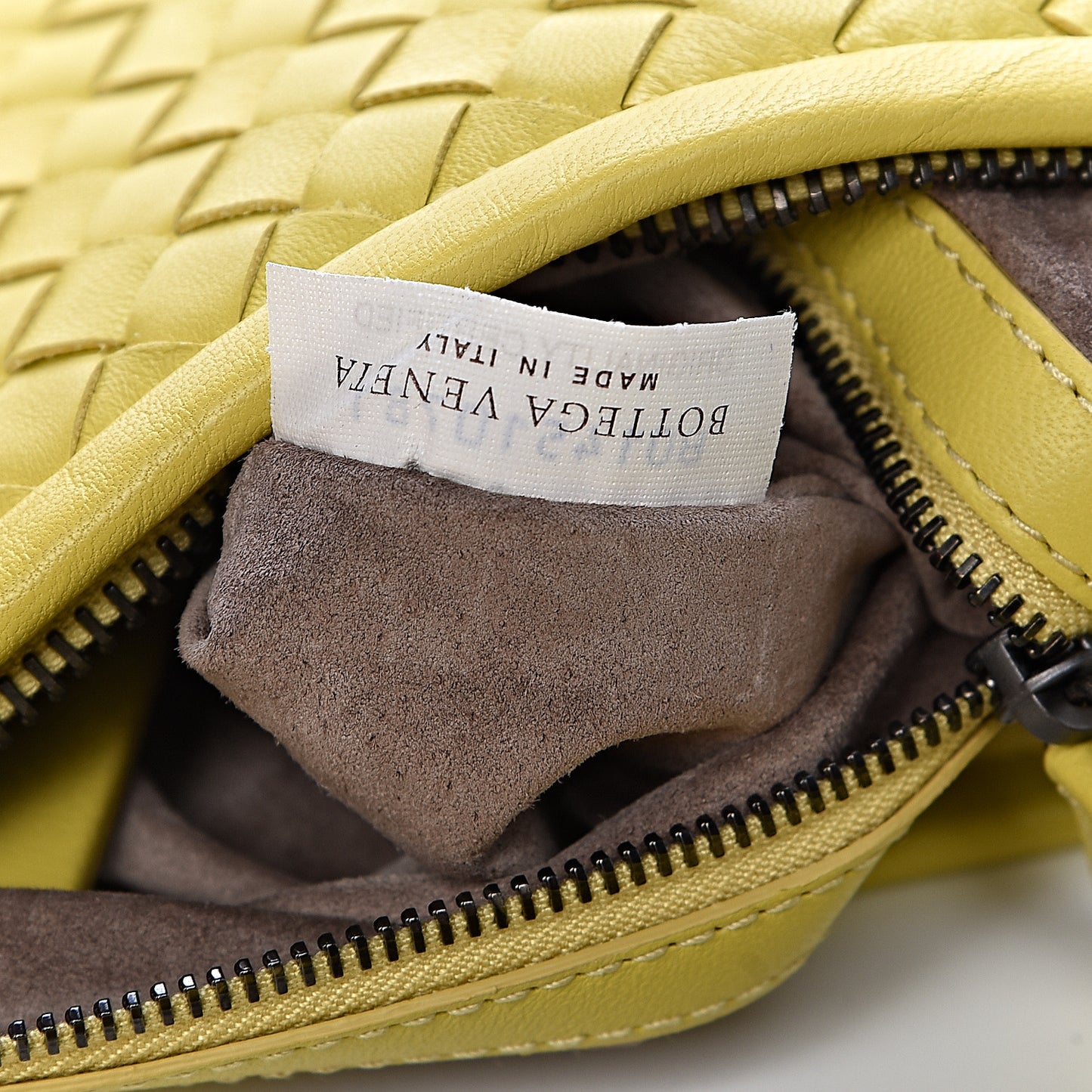Nappa Intrecciato Medium Veneta Hobo Moutarde