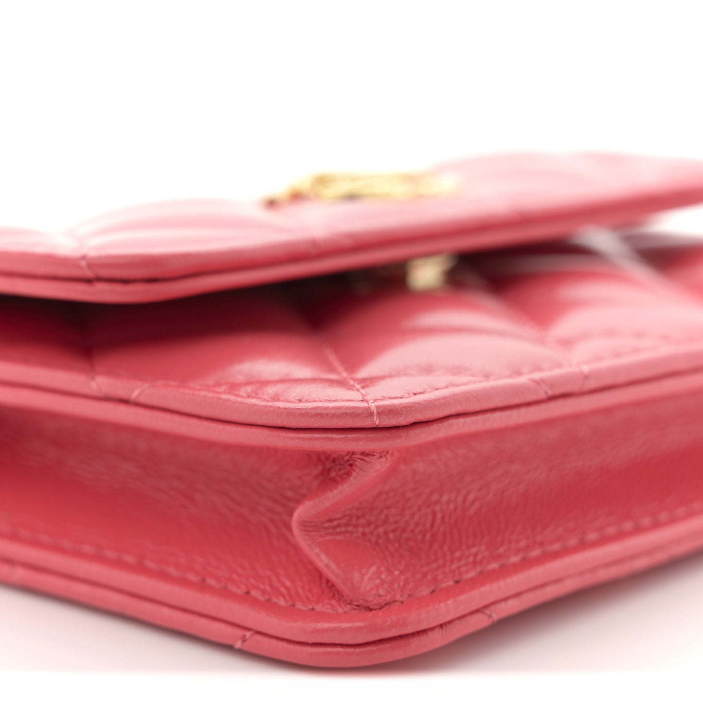 Shiny Lambskin Quilted Card Holder On Chain Pink