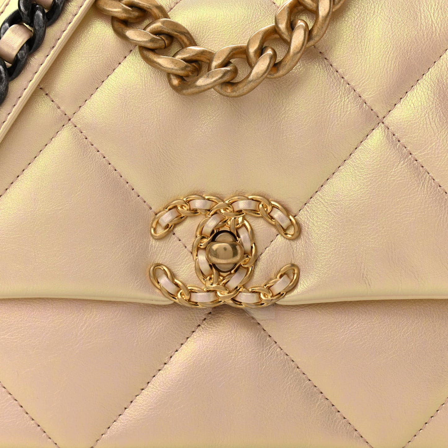 Iridescent Lambskin Quilted Medium Chanel 19 Flap Pink