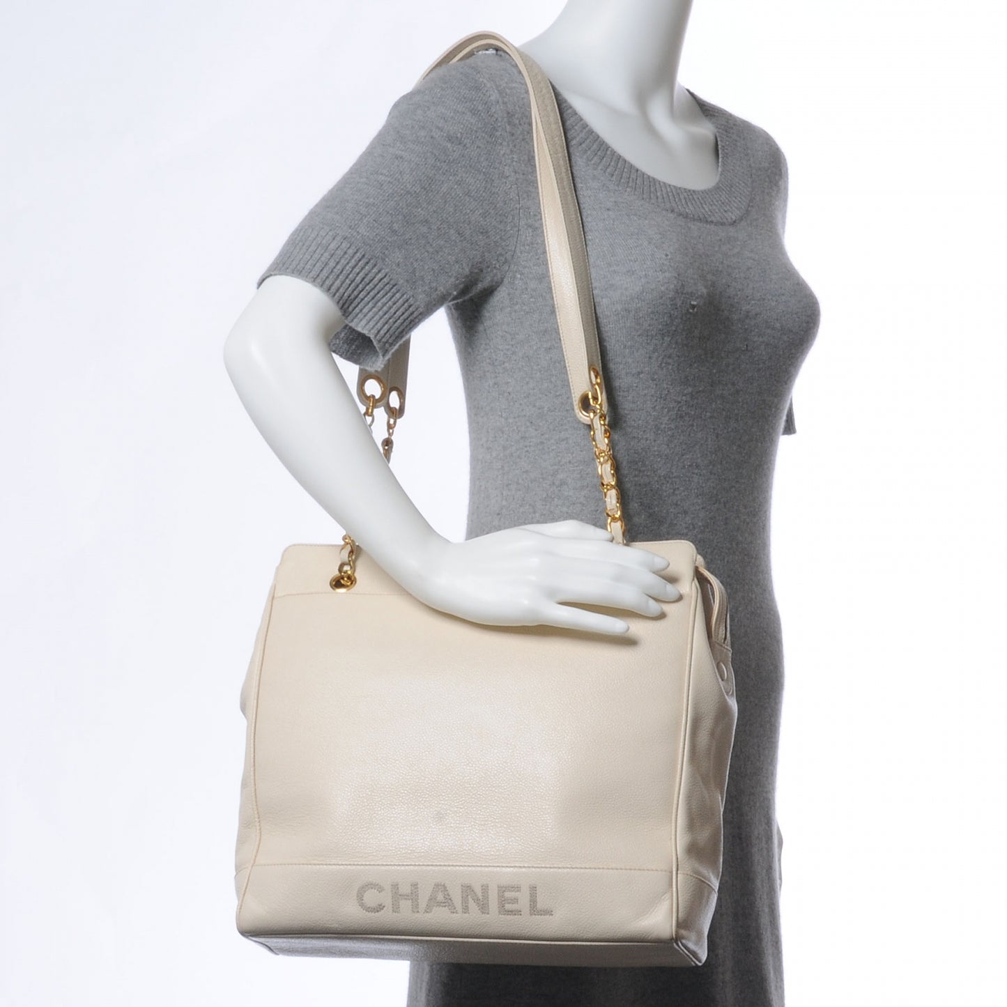 Caviar Shoulder Bag Ivory