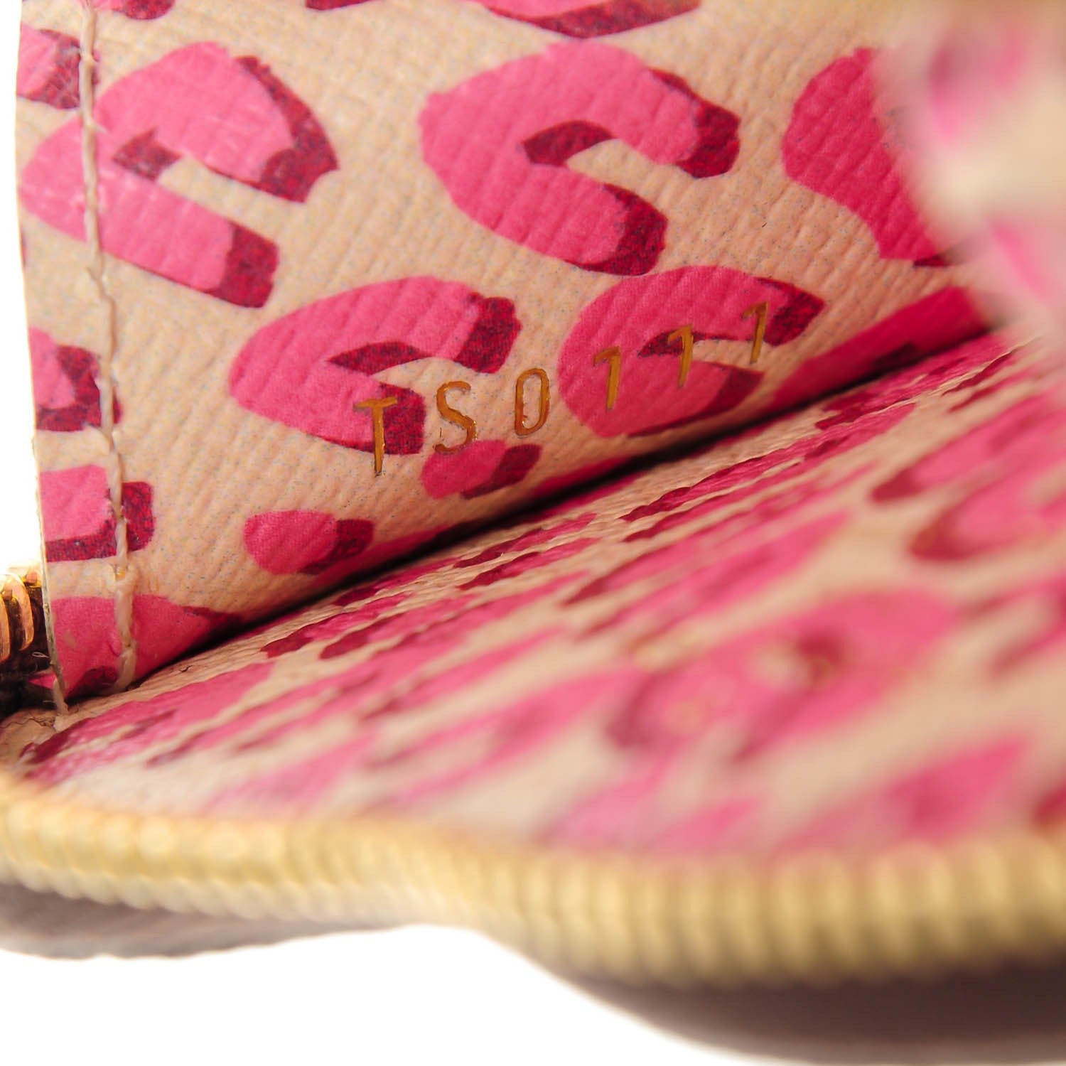 Louis Vuitton Monogram Leopard Coeur Heart Coin Purse Blanc Corail 7 of 7