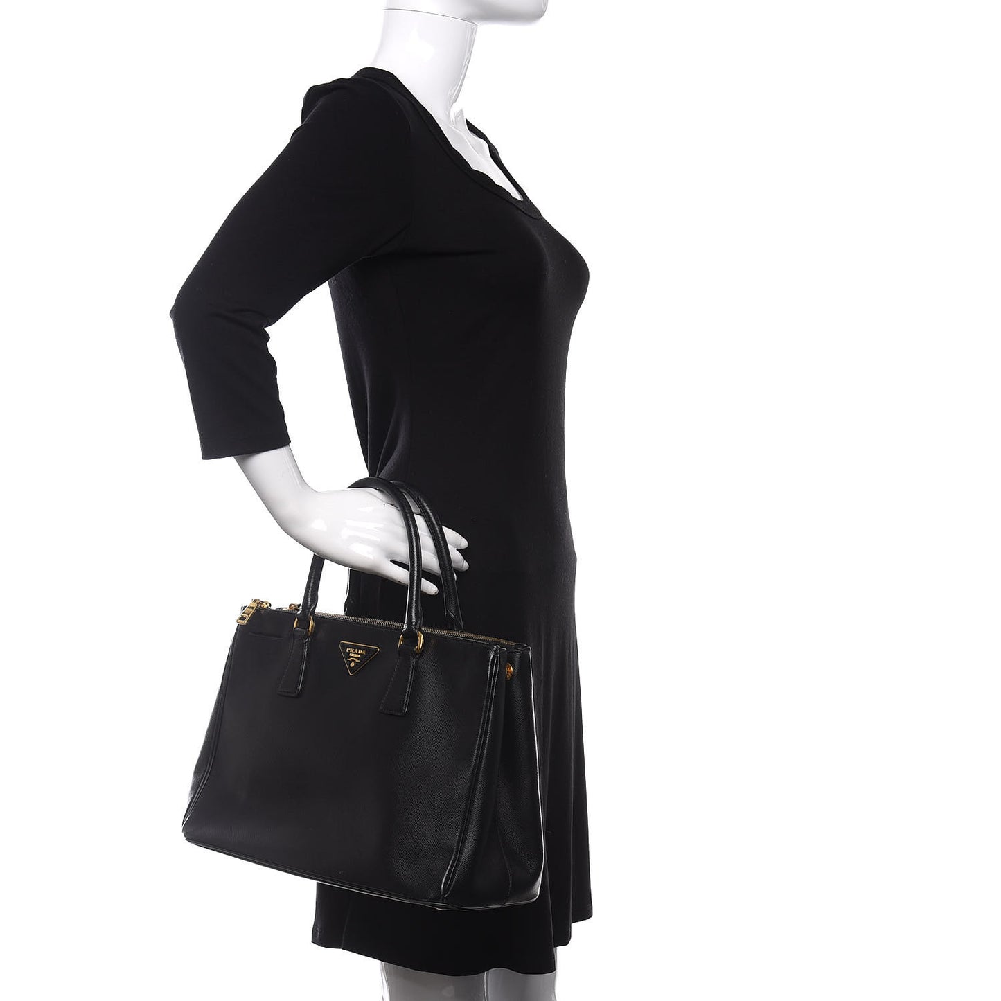 Saffiano Medium Galleria Double Zip Tote Black