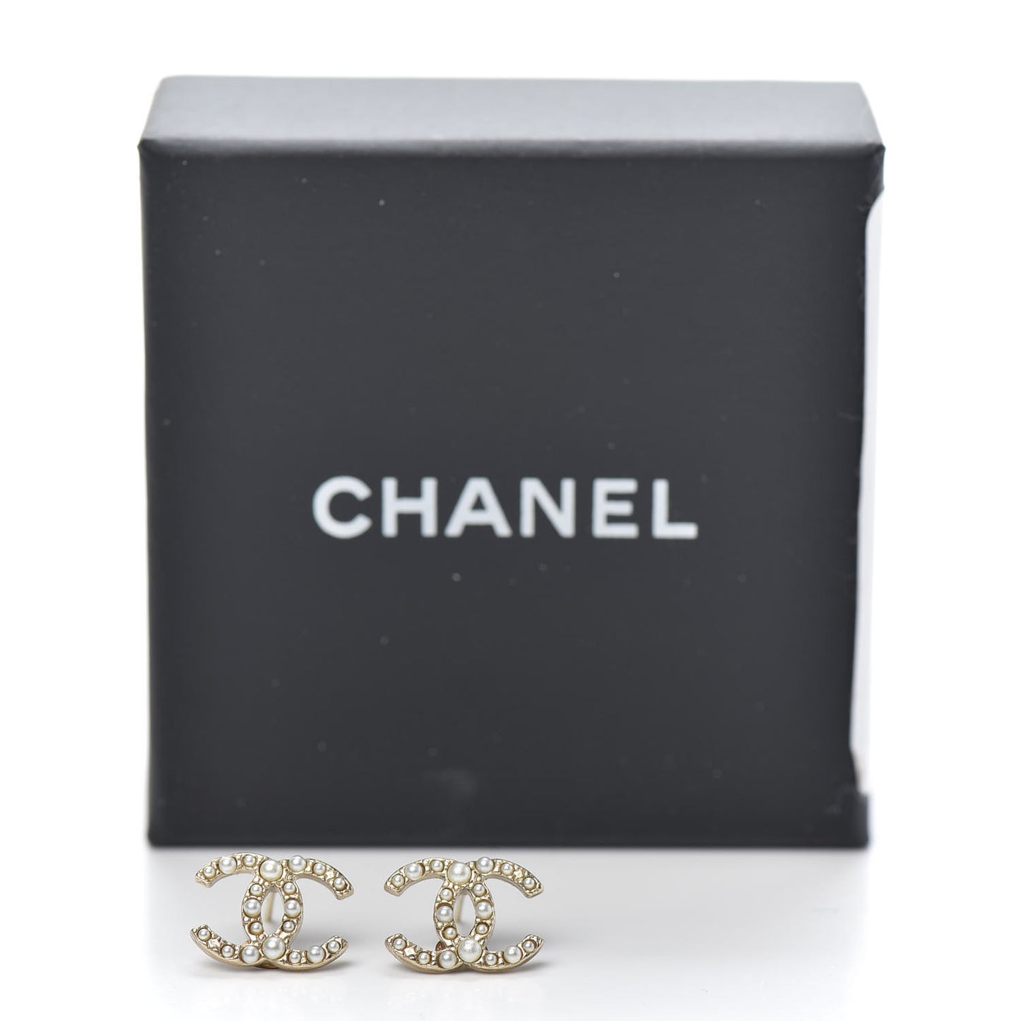 Pearl CC Earrings Light Gold