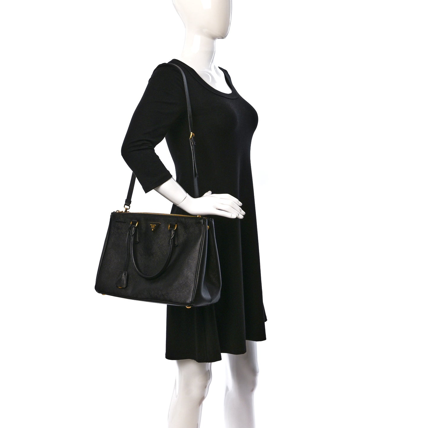 Saffiano Medium Galleria Double Zip Tote Black