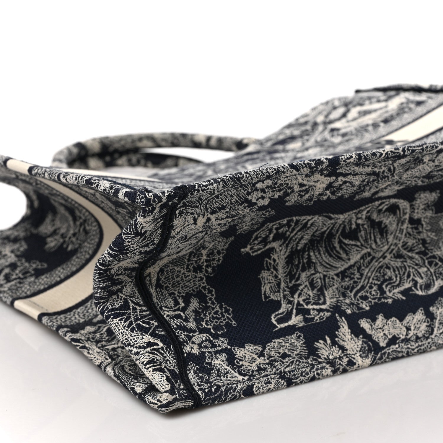 Christian Dior Canvas Embroidered Large Dioriviera Toile De Jouy Reverse Book Tote Blue 8 of 9