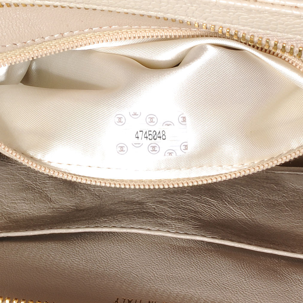 Caviar Quilted Small Chain Shoulder Bag White