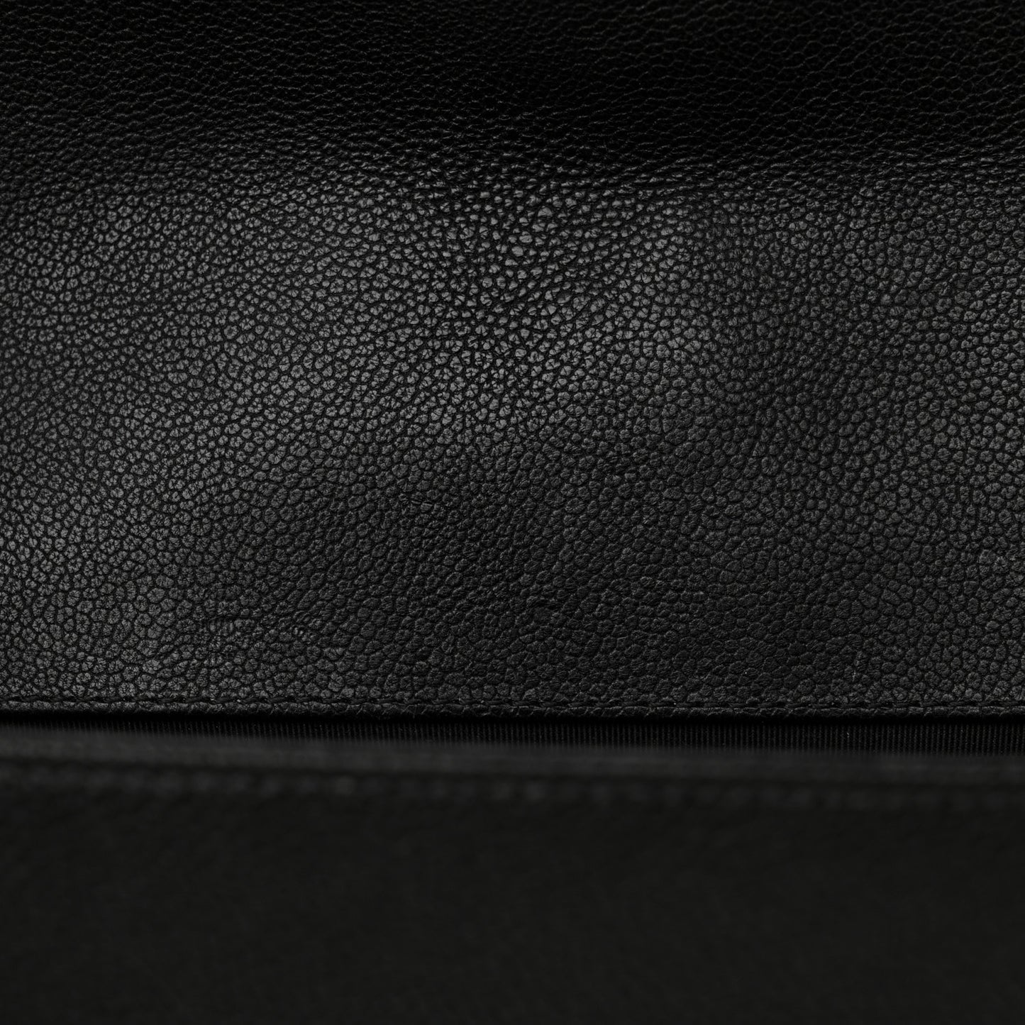 Caviar Quilted Medium Boy Flap Black