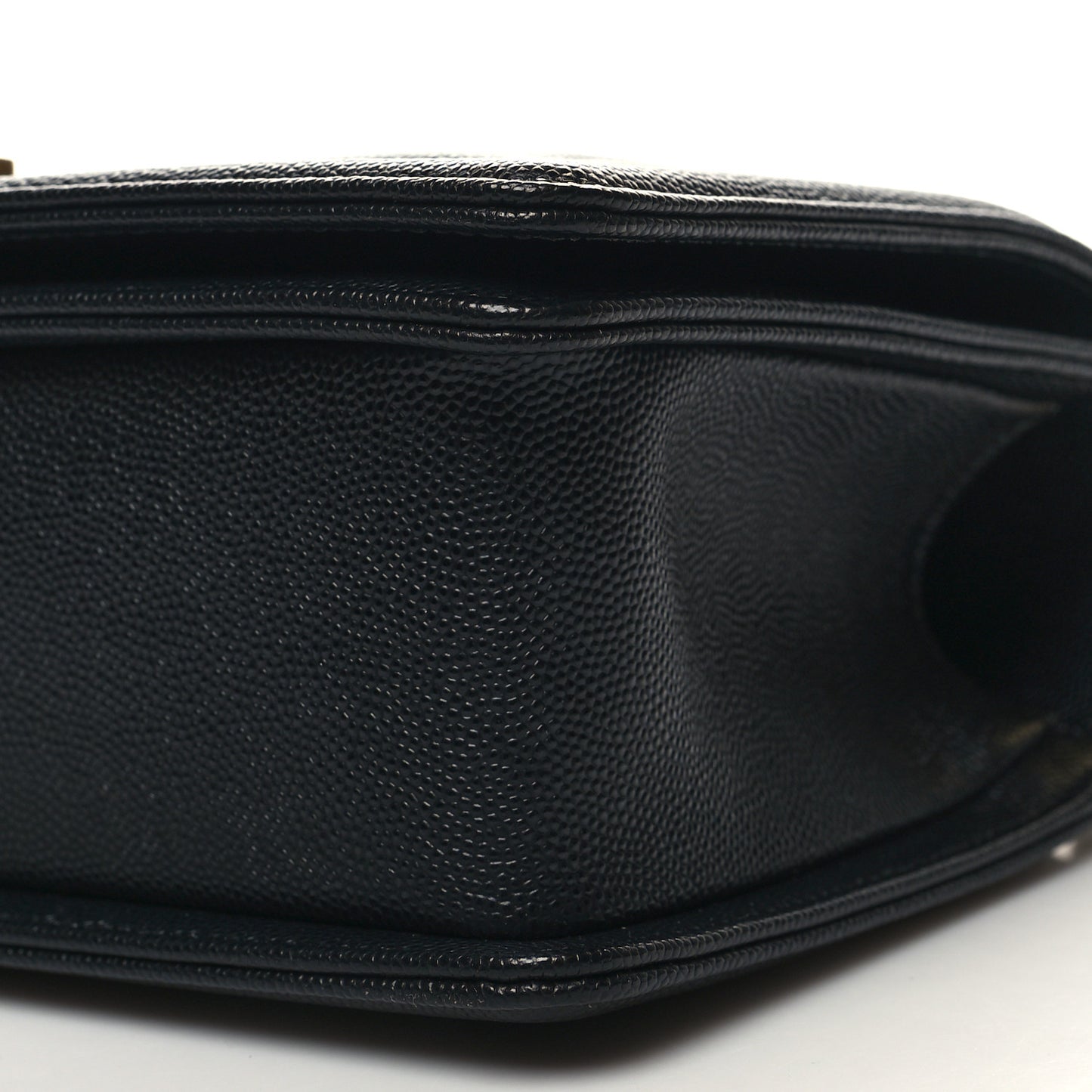 Caviar Quilted Medium Boy Flap Black
