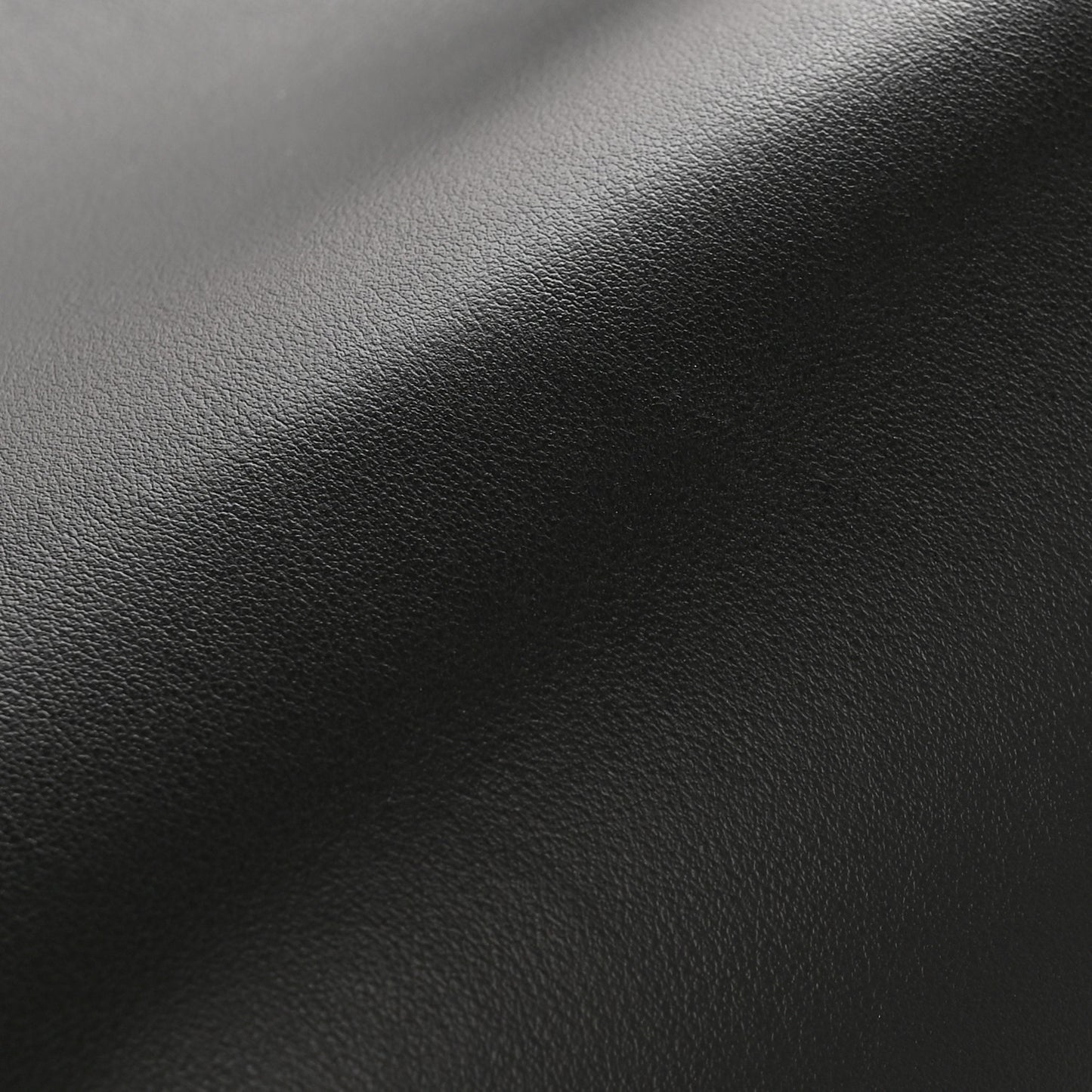 Smooth Calfskin Triomphe Medium Louise Bag Black