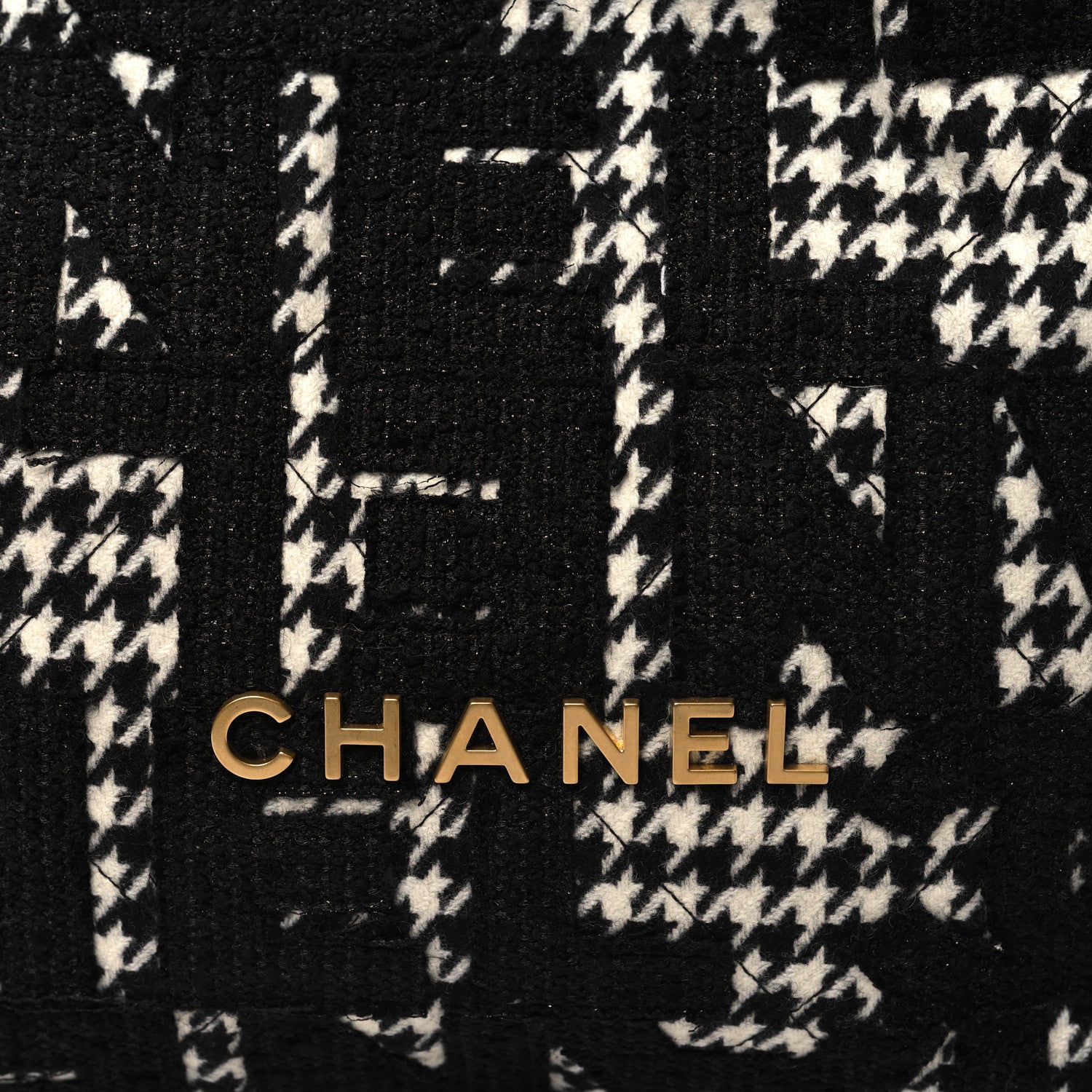 Chanel Tweed Houndstooth Quilted Chanel 22 Black Ecru 10 of 13