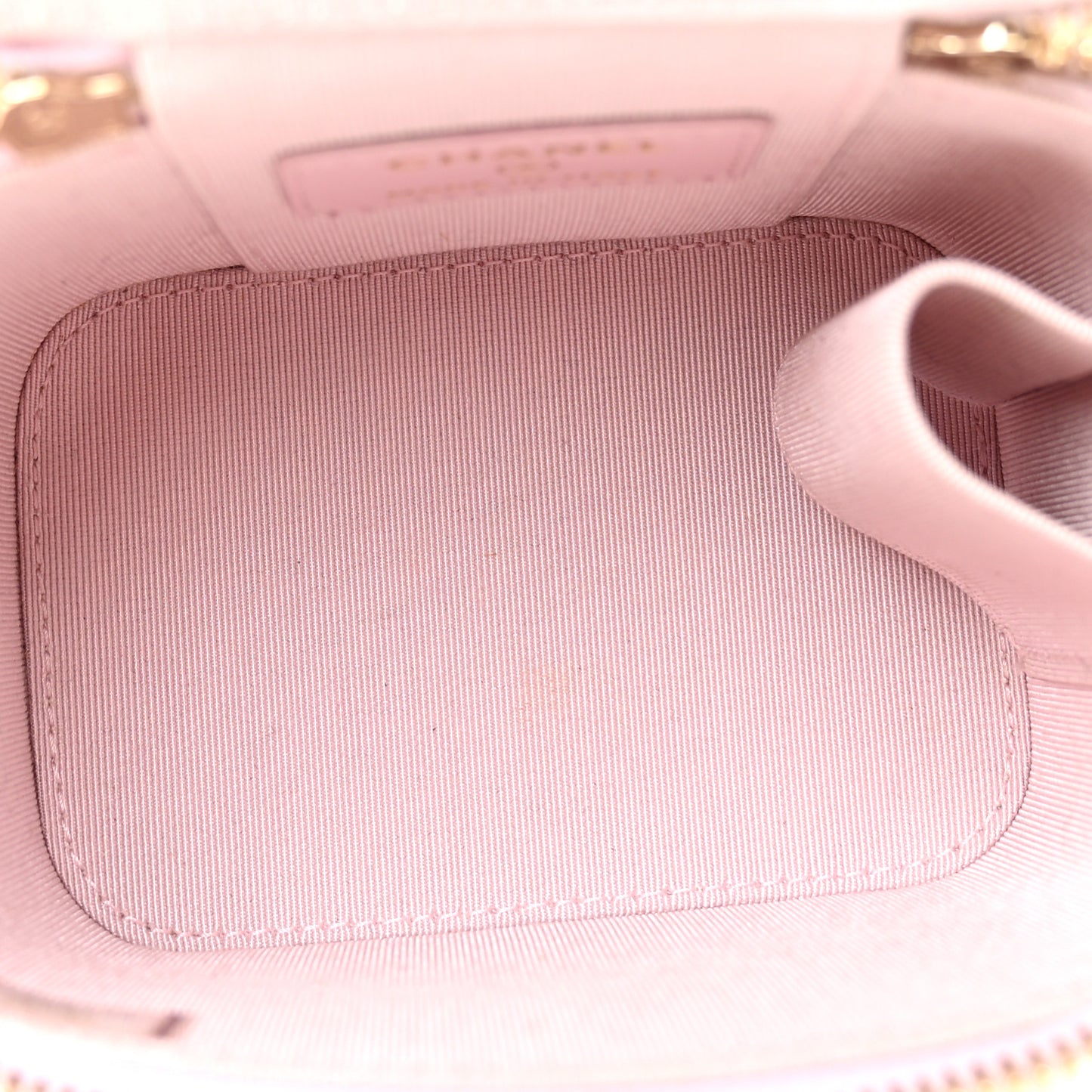 Caviar Quilted Mini Vanity Case With Chain Light Pink
