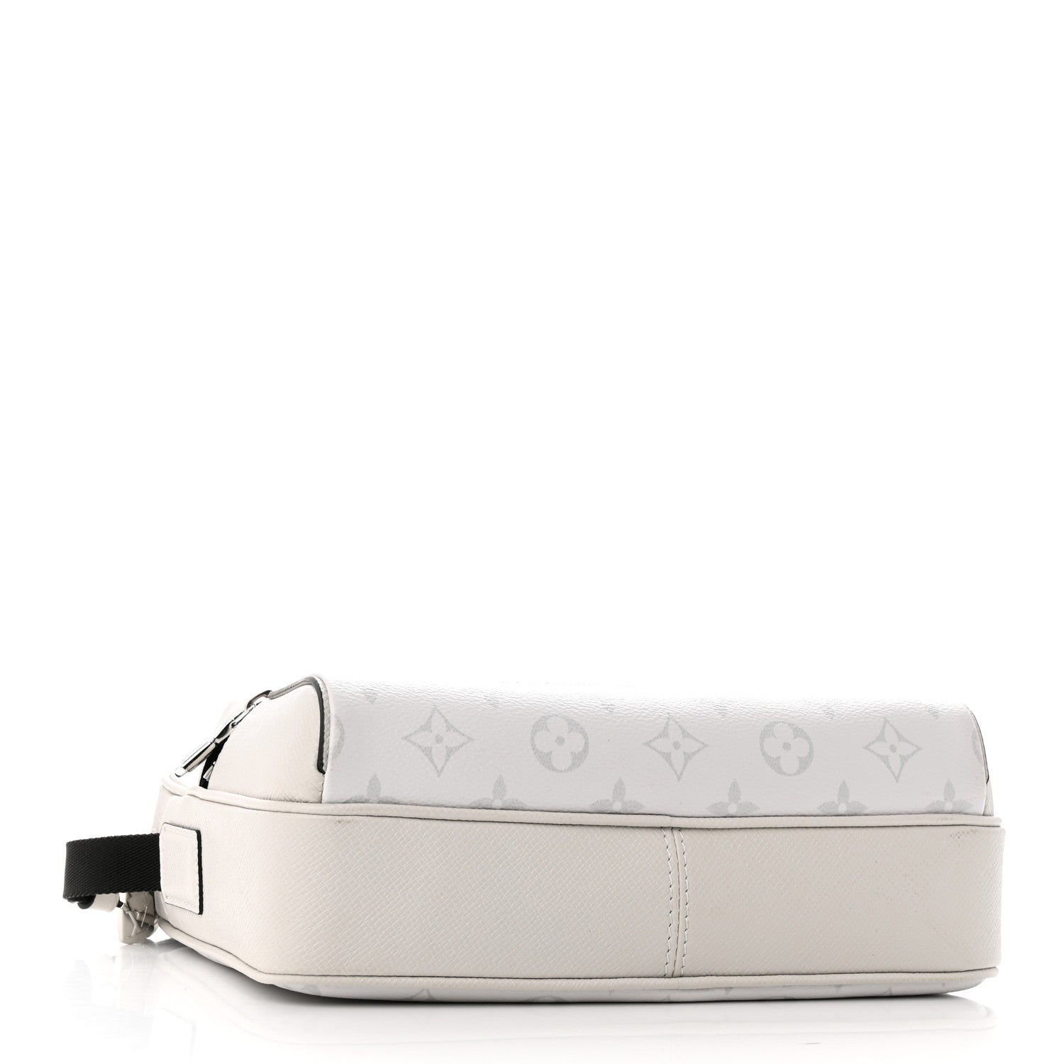 Louis Vuitton Taigarama Outdoor Messenger Antartica 4 of 9